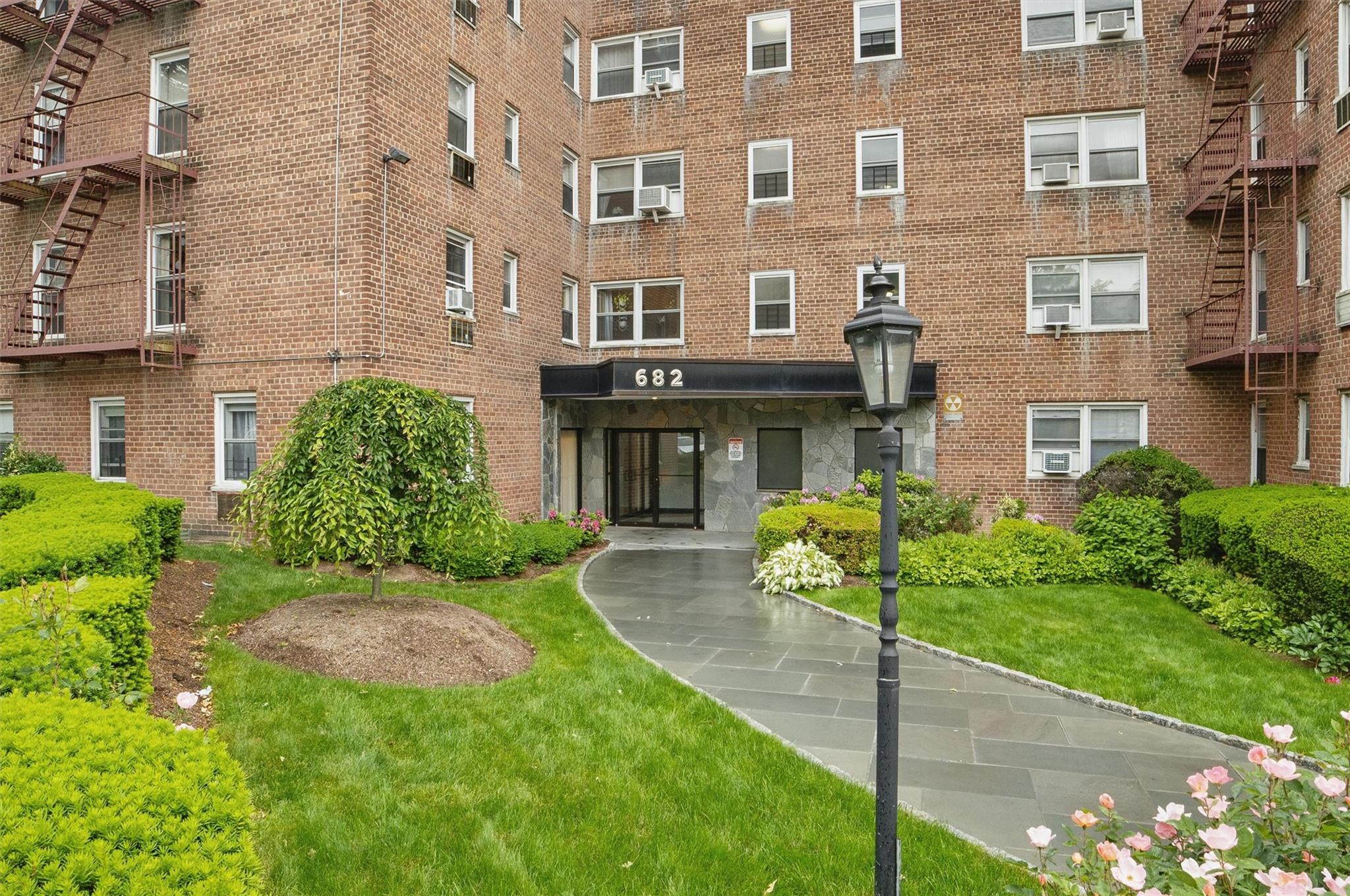 682 Tuckahoe Road # 1A, Yonkers, NY 10710