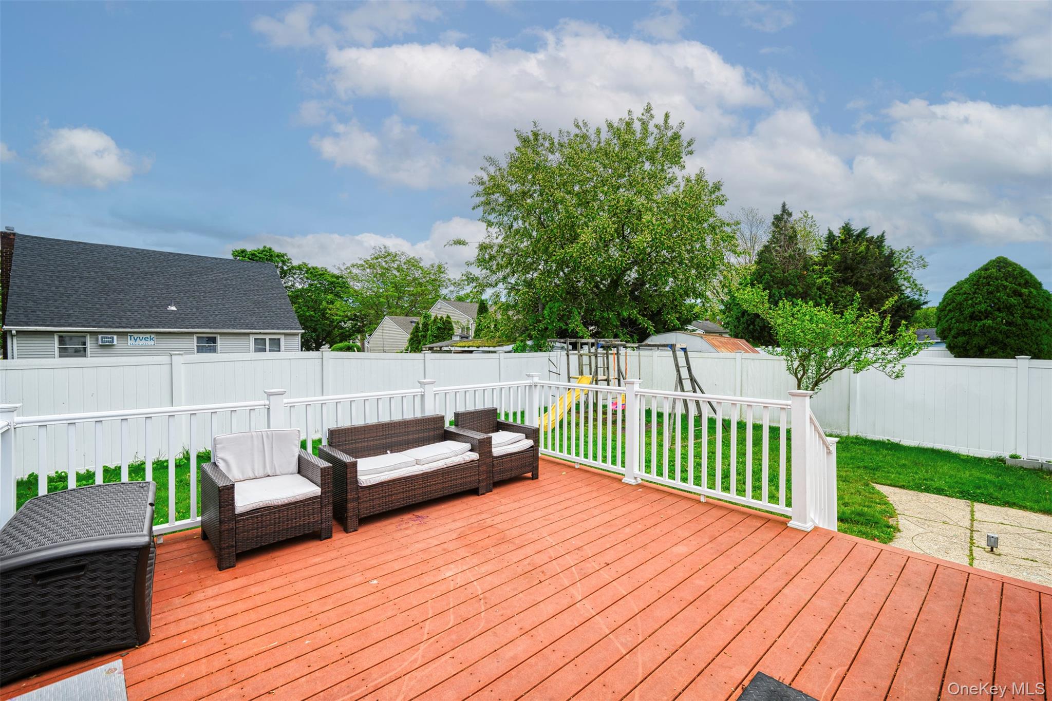 21 Westgate Road, Massapequa Park, NY 11762