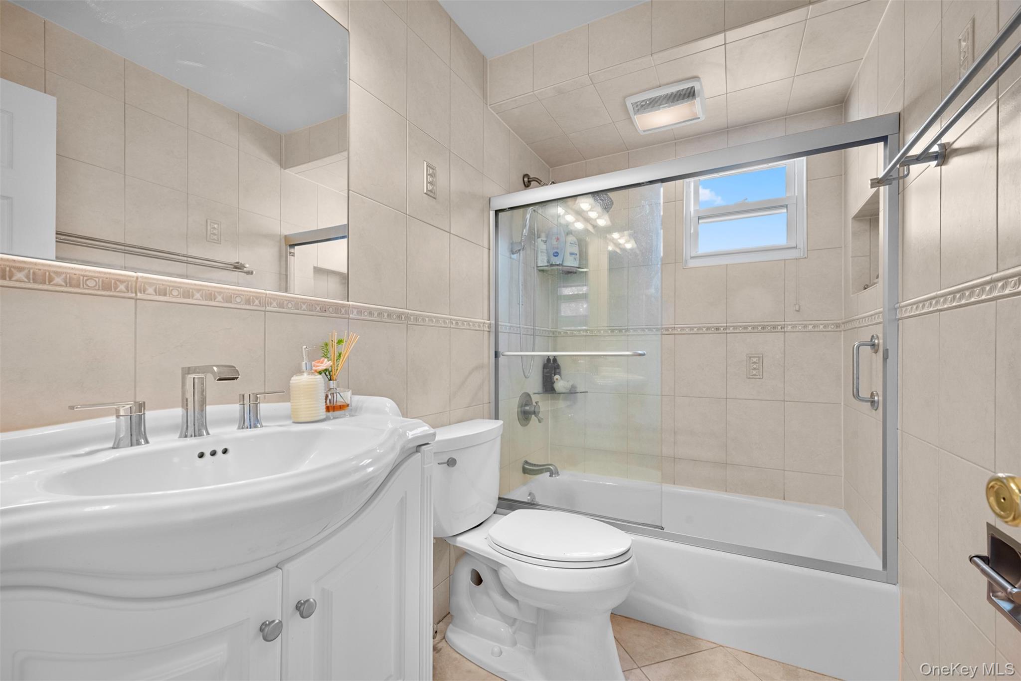 21 Westgate Road, Massapequa Park, NY 11762