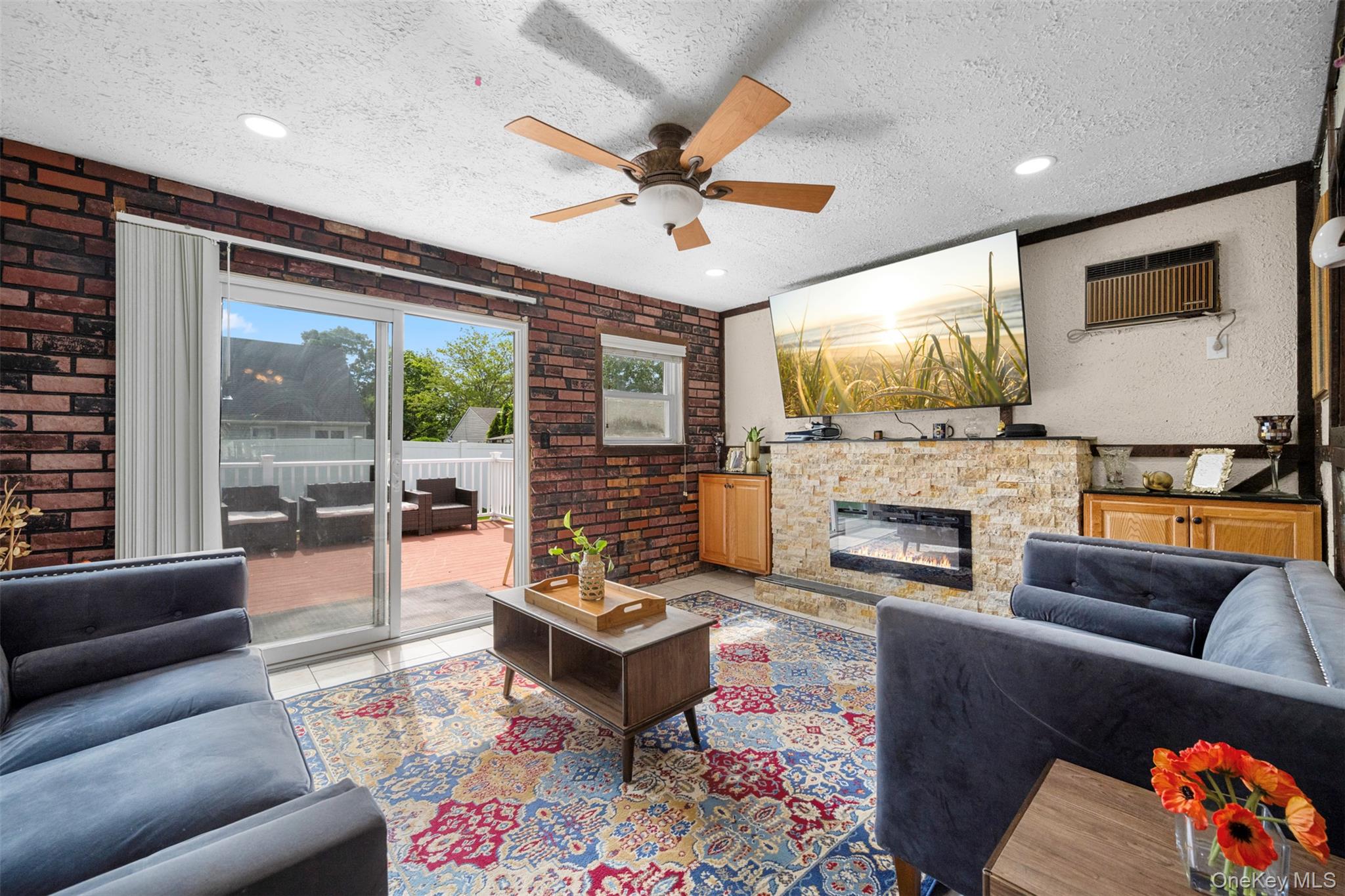 21 Westgate Road, Massapequa Park, NY 11762