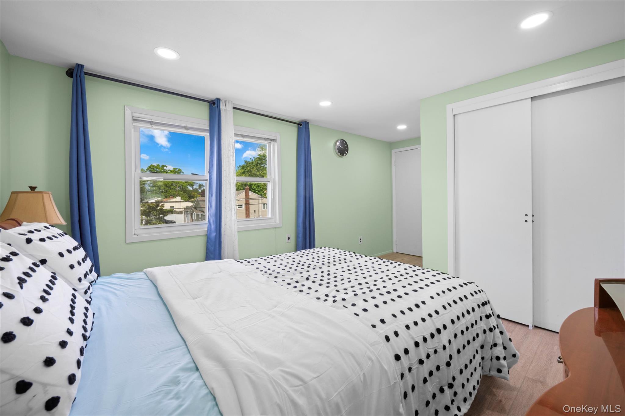 21 Westgate Road, Massapequa Park, NY 11762