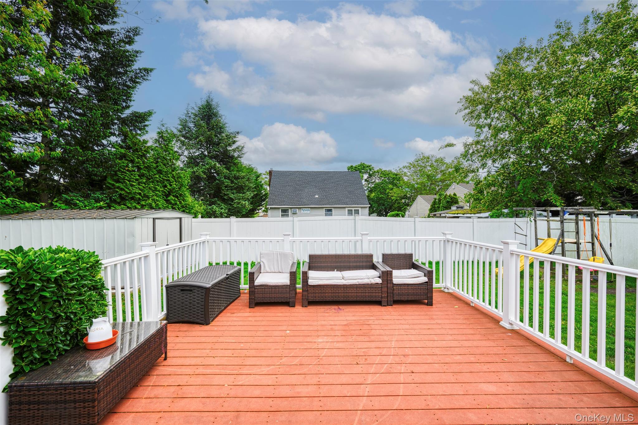 21 Westgate Road, Massapequa Park, NY 11762