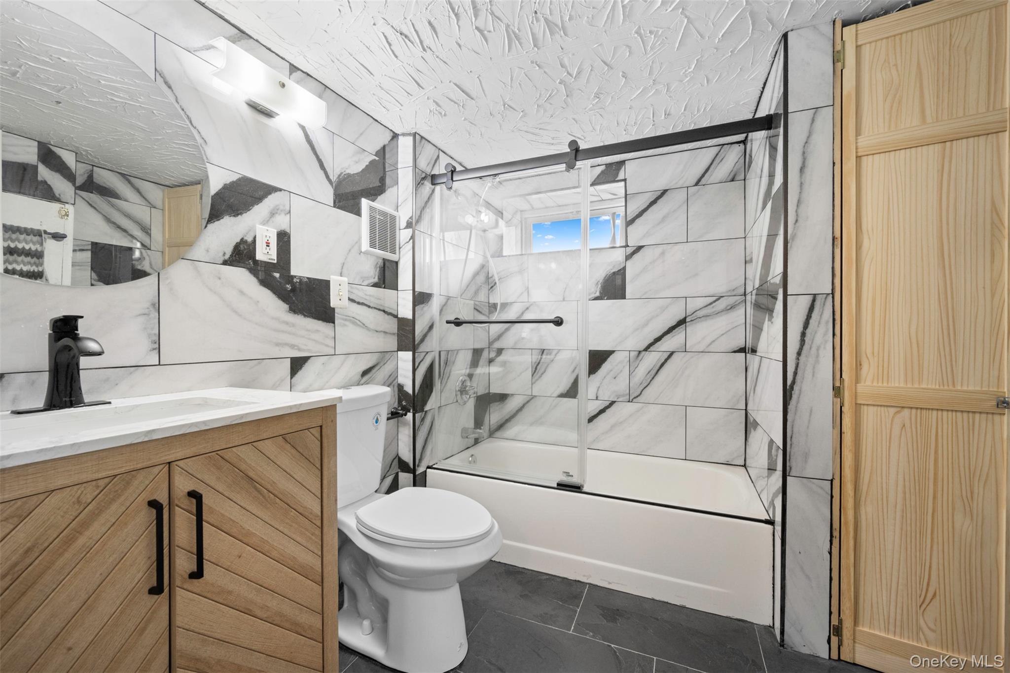 21 Westgate Road, Massapequa Park, NY 11762