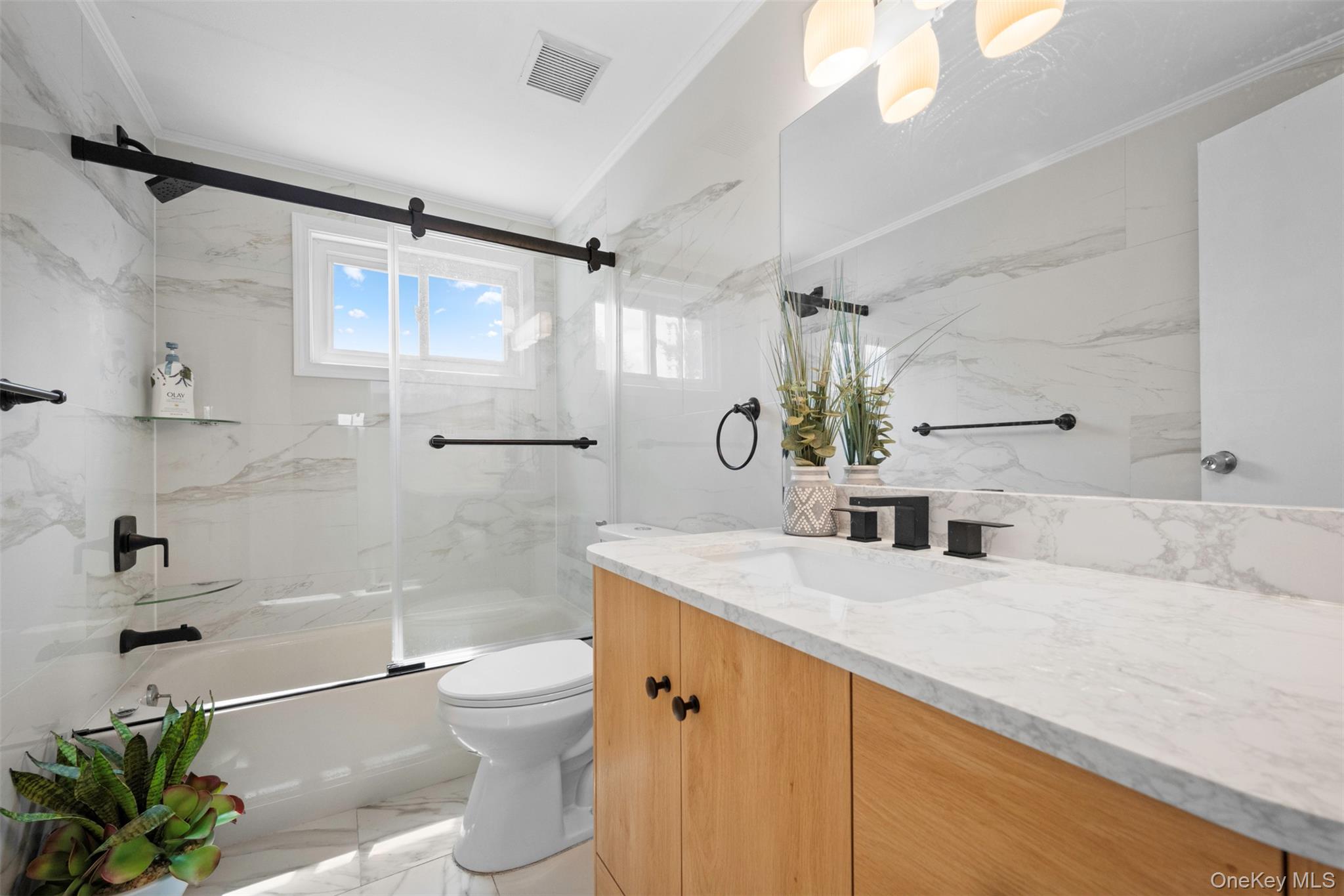 21 Westgate Road, Massapequa Park, NY 11762