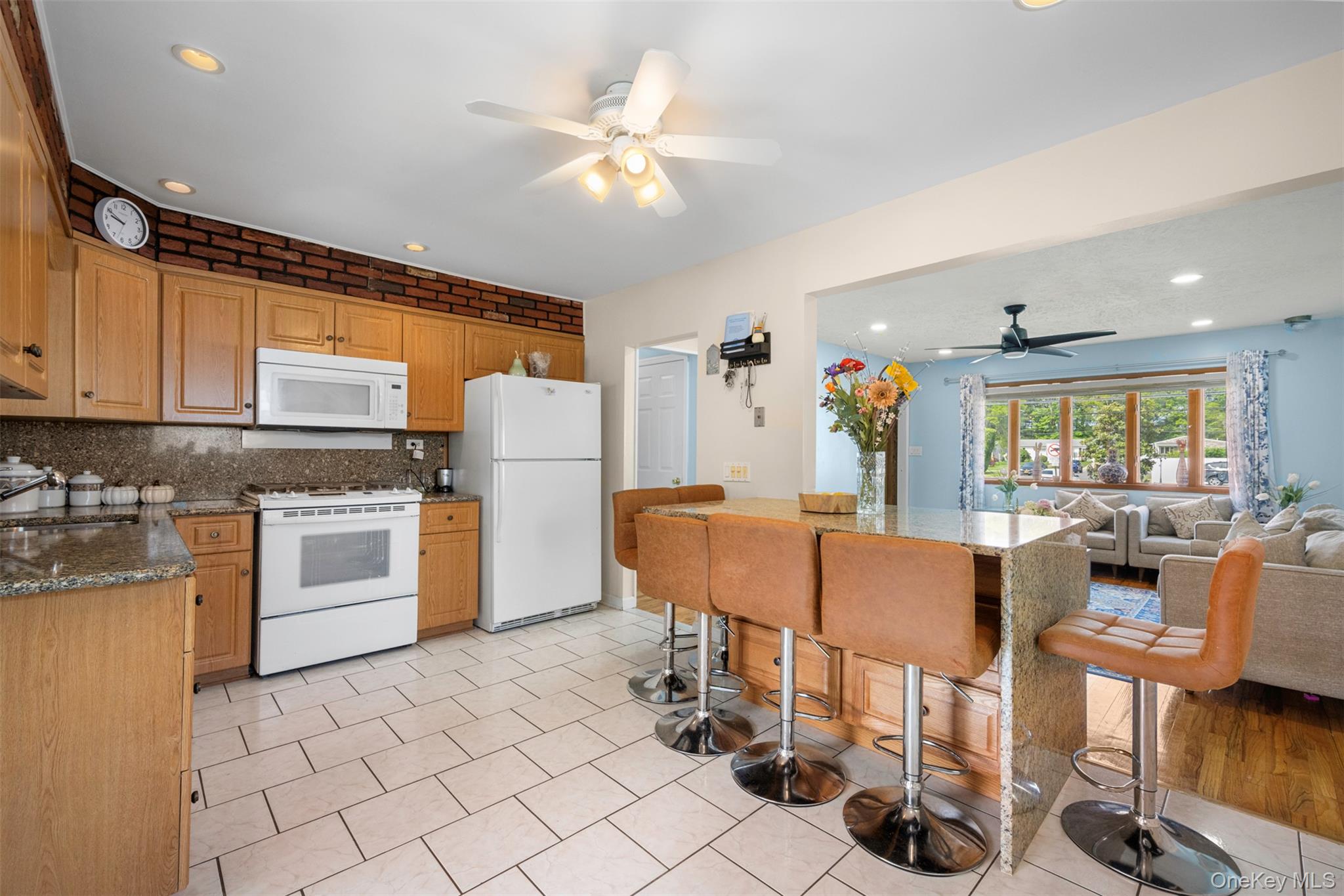 21 Westgate Road, Massapequa Park, NY 11762