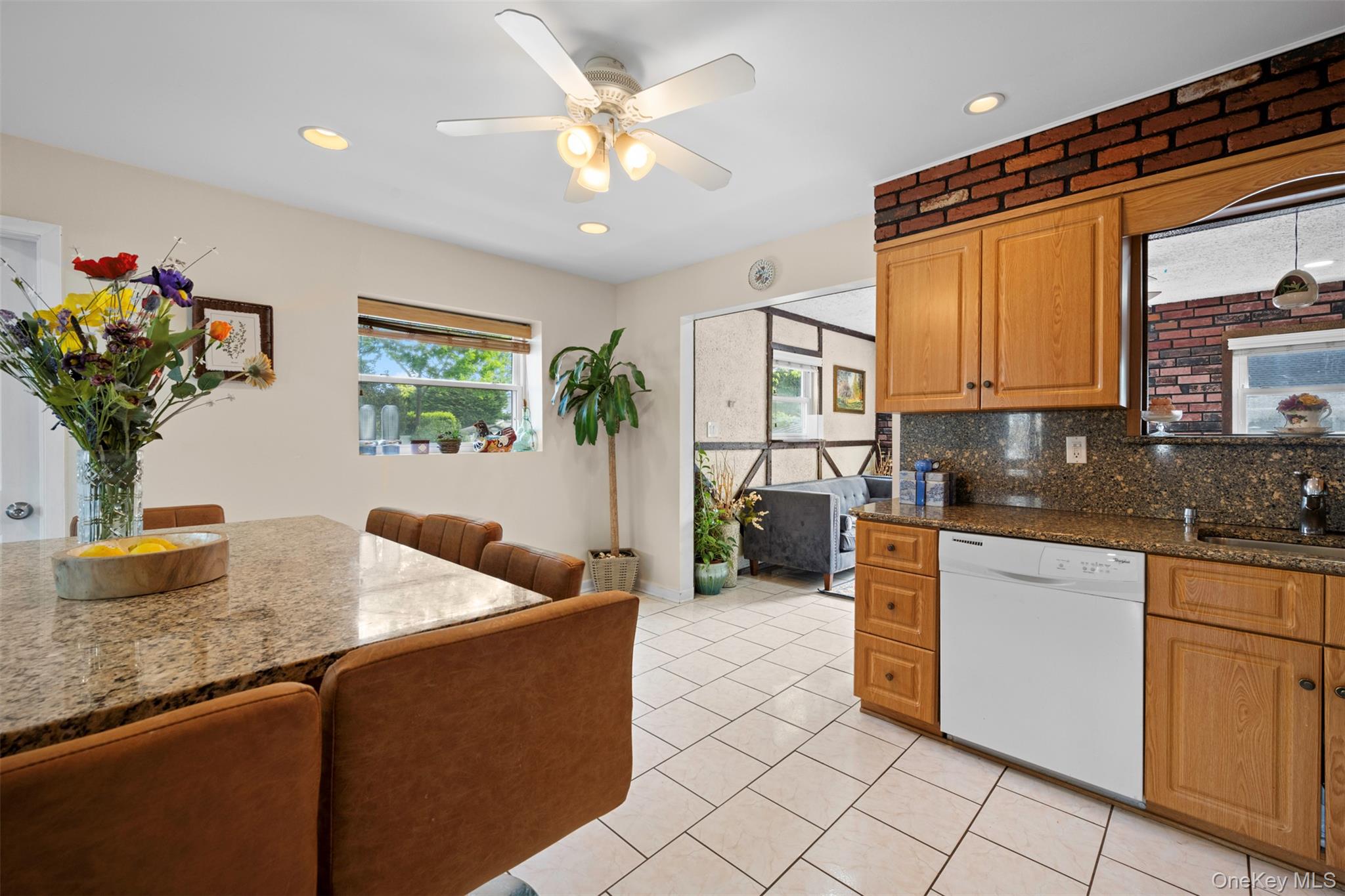 21 Westgate Road, Massapequa Park, NY 11762