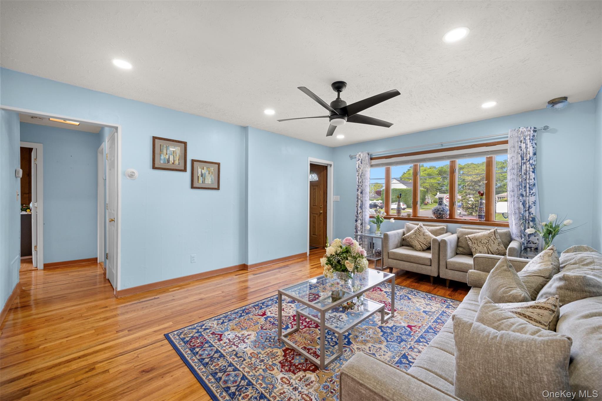 21 Westgate Road, Massapequa Park, NY 11762