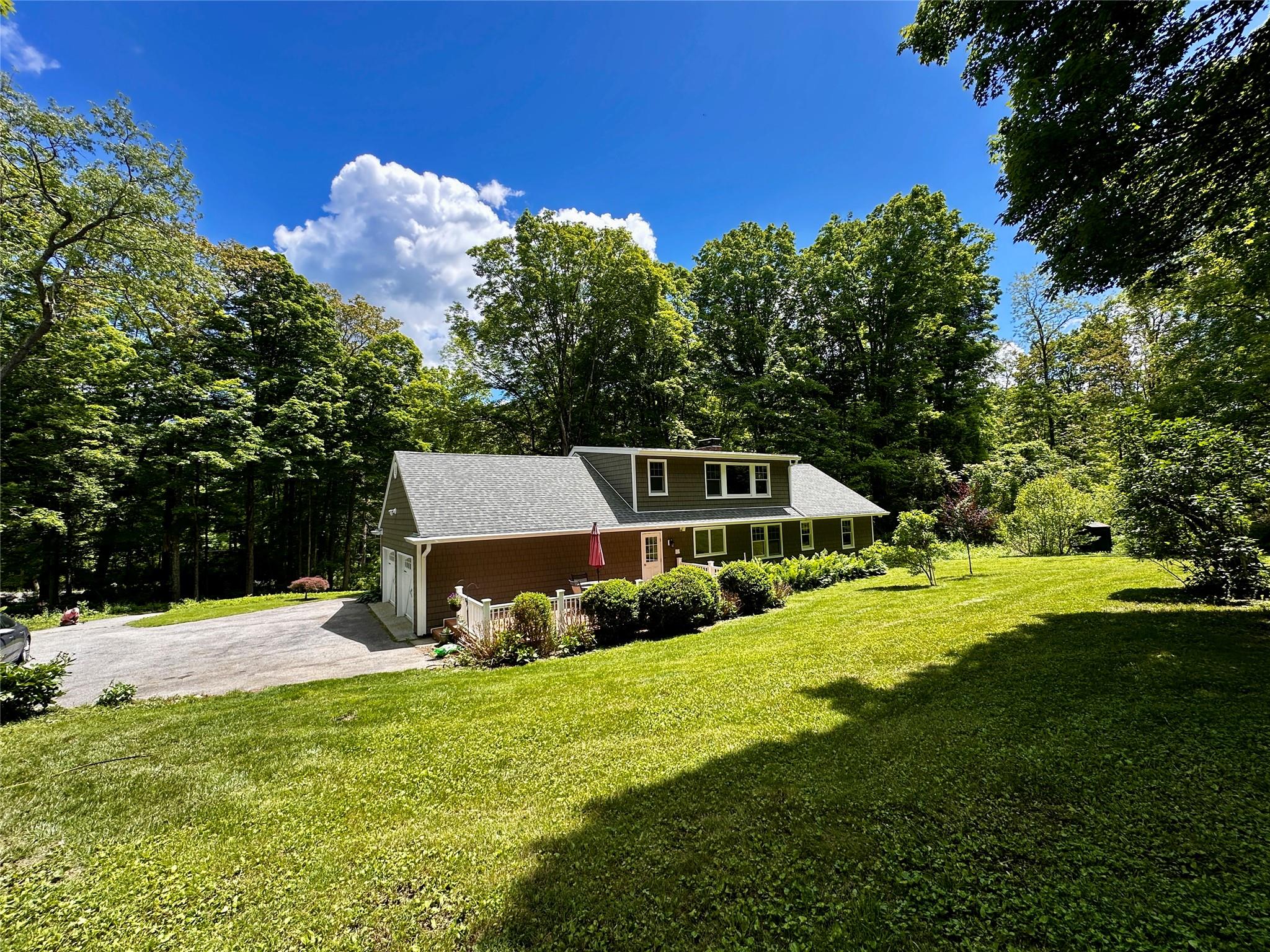 287 Hunns Lake Road, Stanfordville, NY 12581