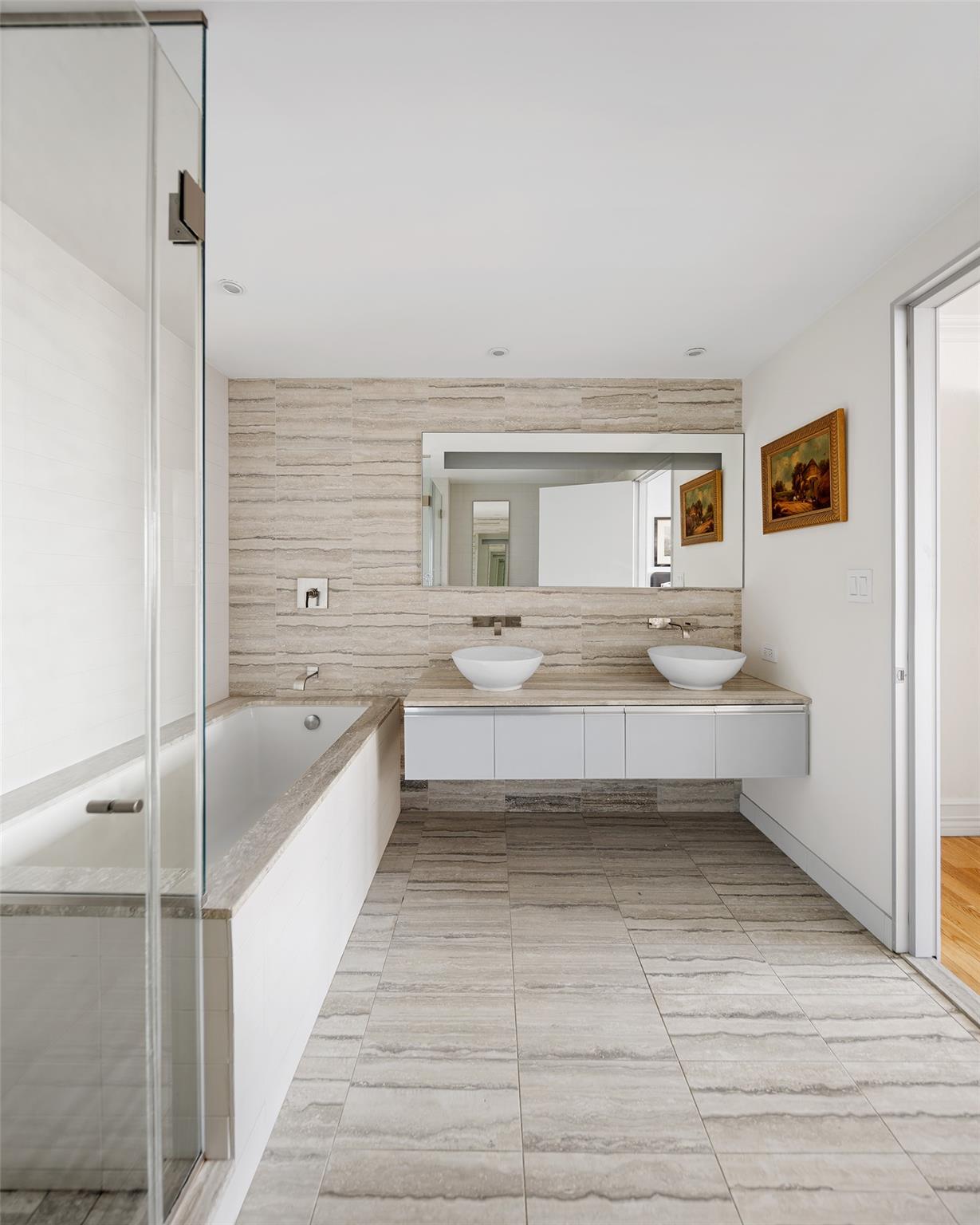 322 W 57th Street # 33U, New York (Manhattan), NY 10019