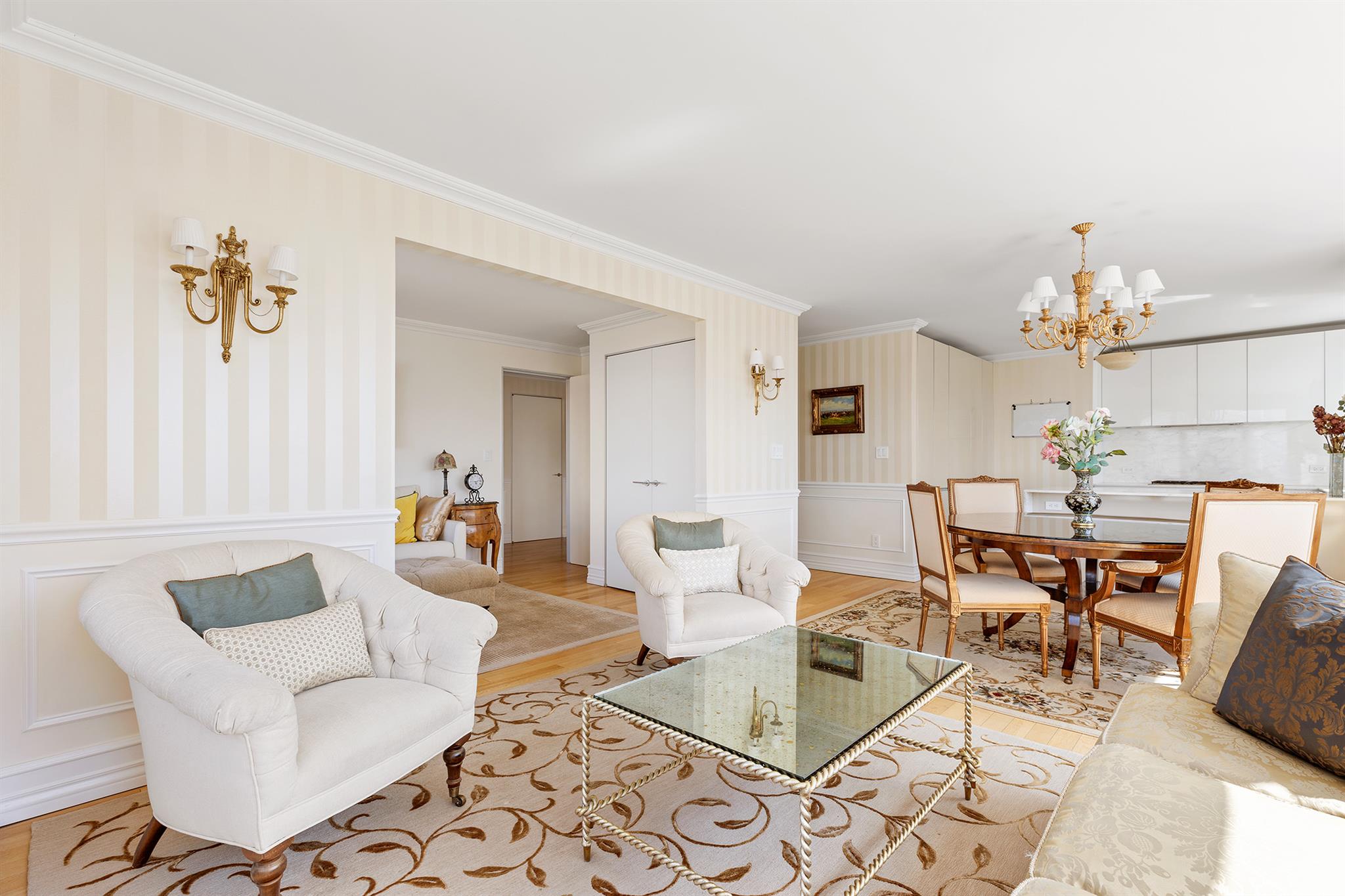 322 W 57th Street # 33U, New York (Manhattan), NY 10019