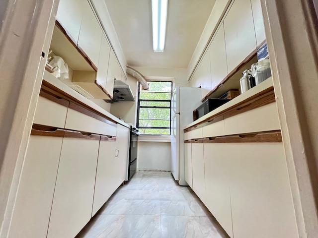 215-19 48 Avenue # 3C, Bayside, NY 11364