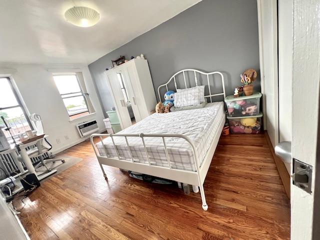 215-19 48 Avenue # 3C, Bayside, NY 11364