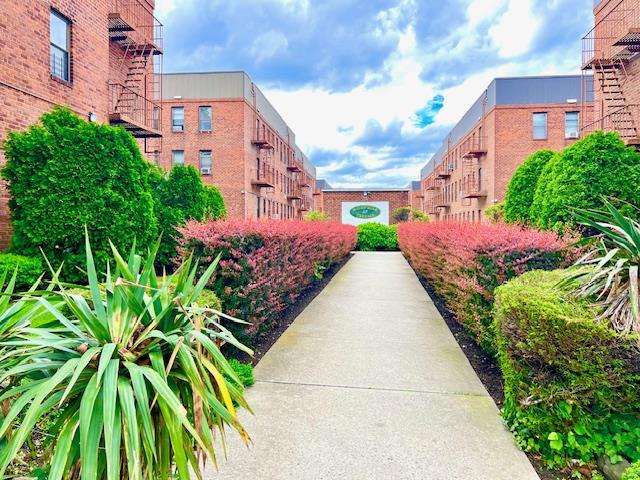 215-19 48 Avenue # 3C, Bayside, NY 11364