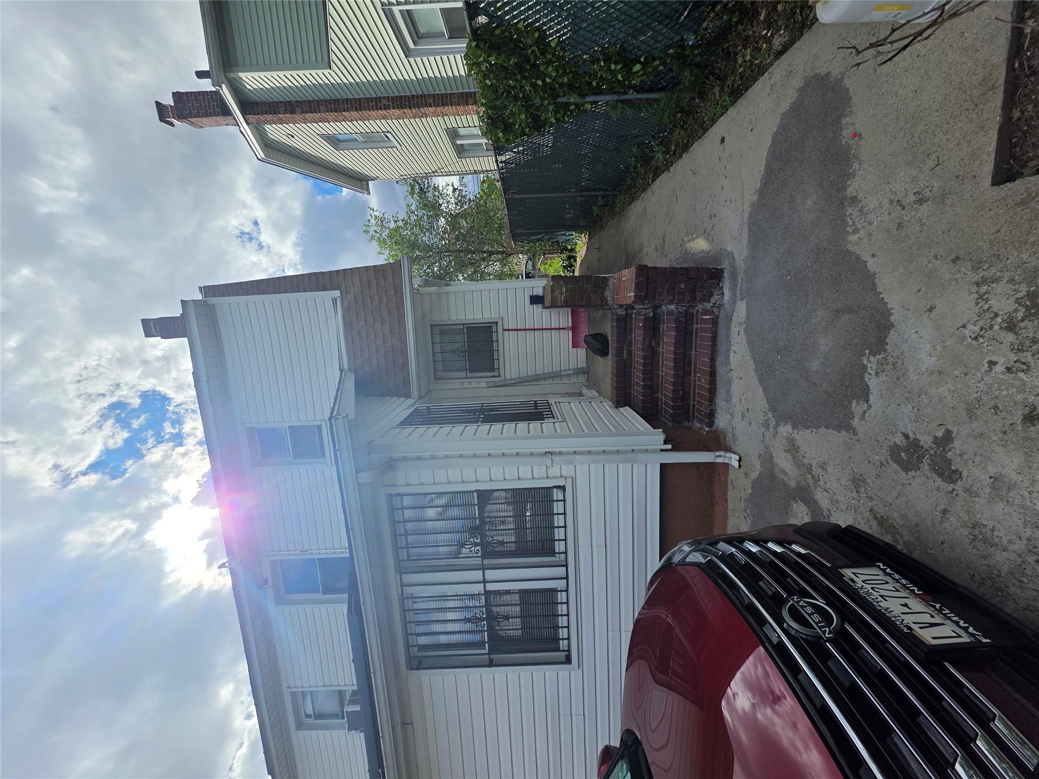 133-15 220 st, Springfield Gardens, NY 11413