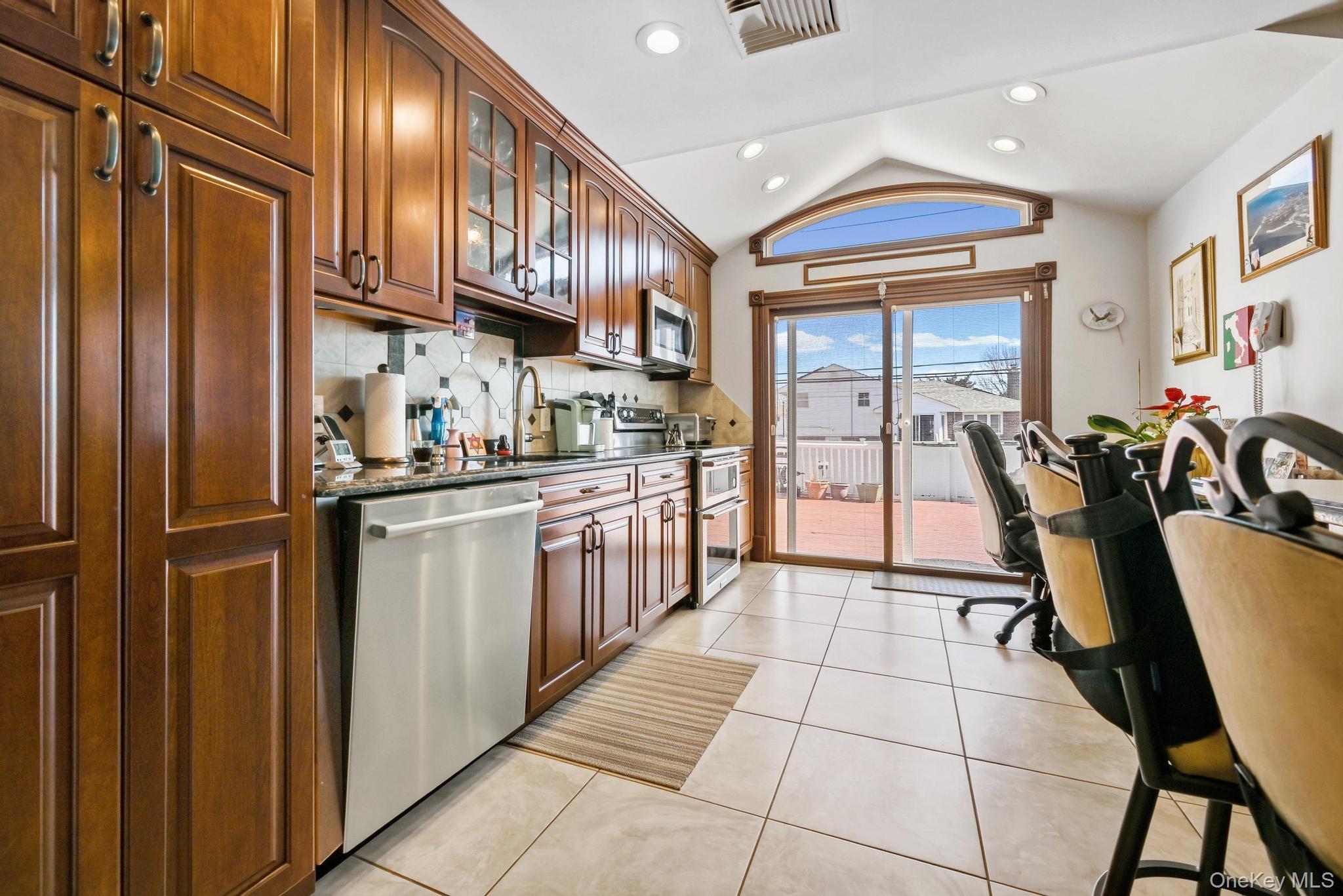 3 Chapin, Farmingdale, NY 11735