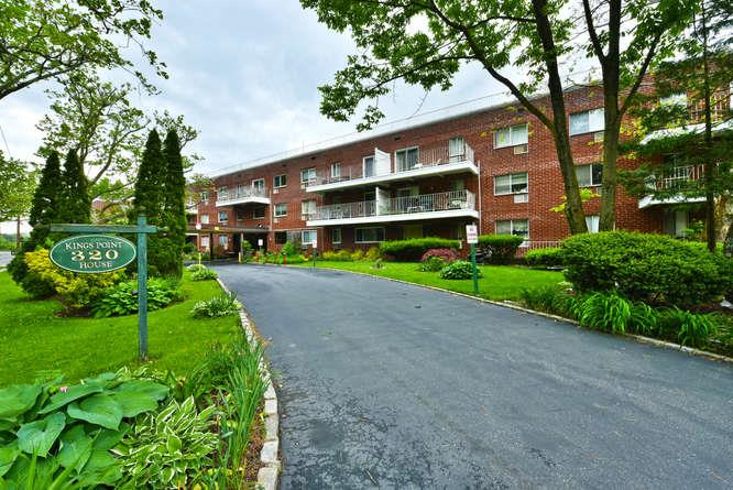 320 E Shore Road # 10C, Great Neck, NY 11023