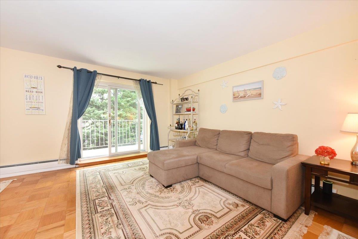 320 E Shore Road # 10C, Great Neck, NY 11023