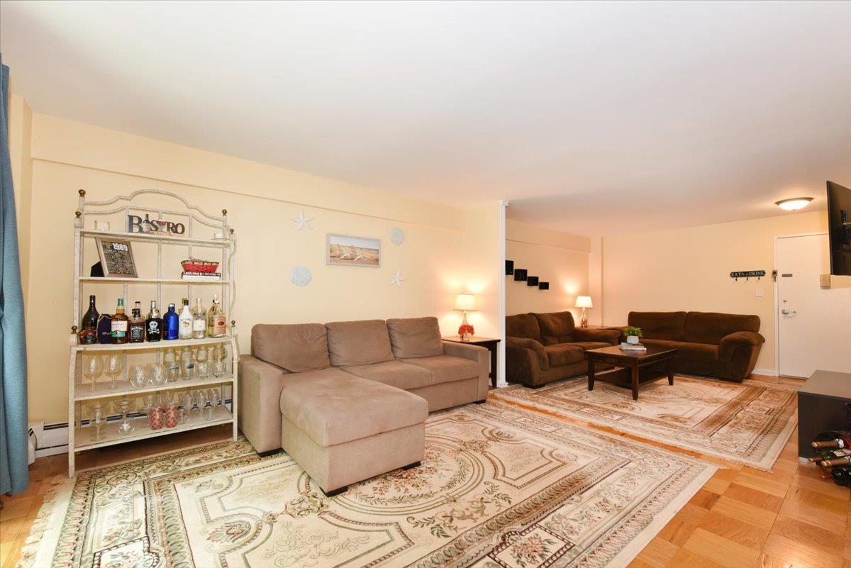 320 E Shore Road # 10C, Great Neck, NY 11023