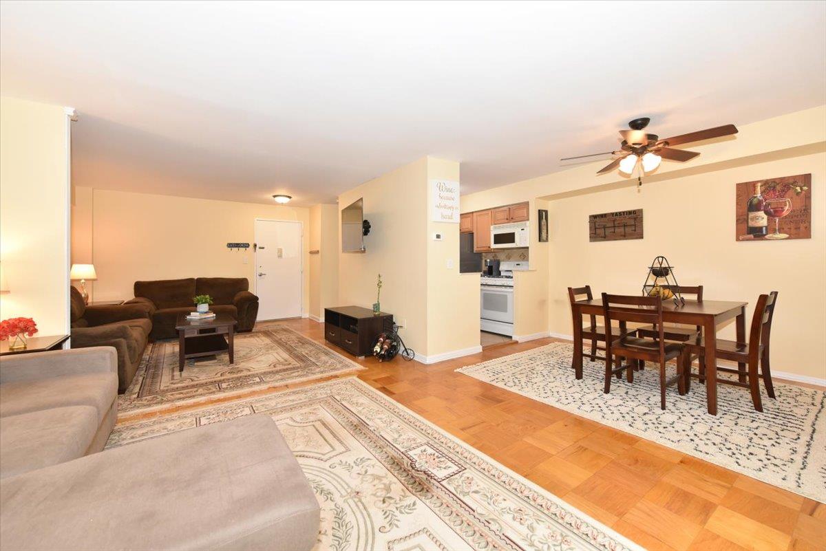 320 E Shore Road # 10C, Great Neck, NY 11023