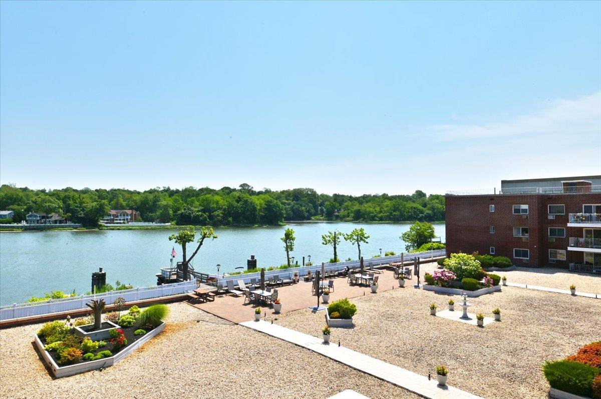 320 E Shore Road # 10C, Great Neck, NY 11023