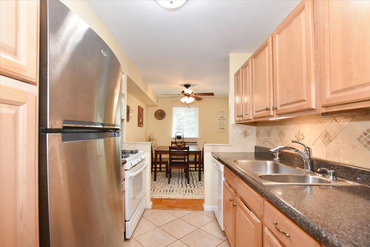 320 E Shore Road # 10C, Great Neck, NY 11023