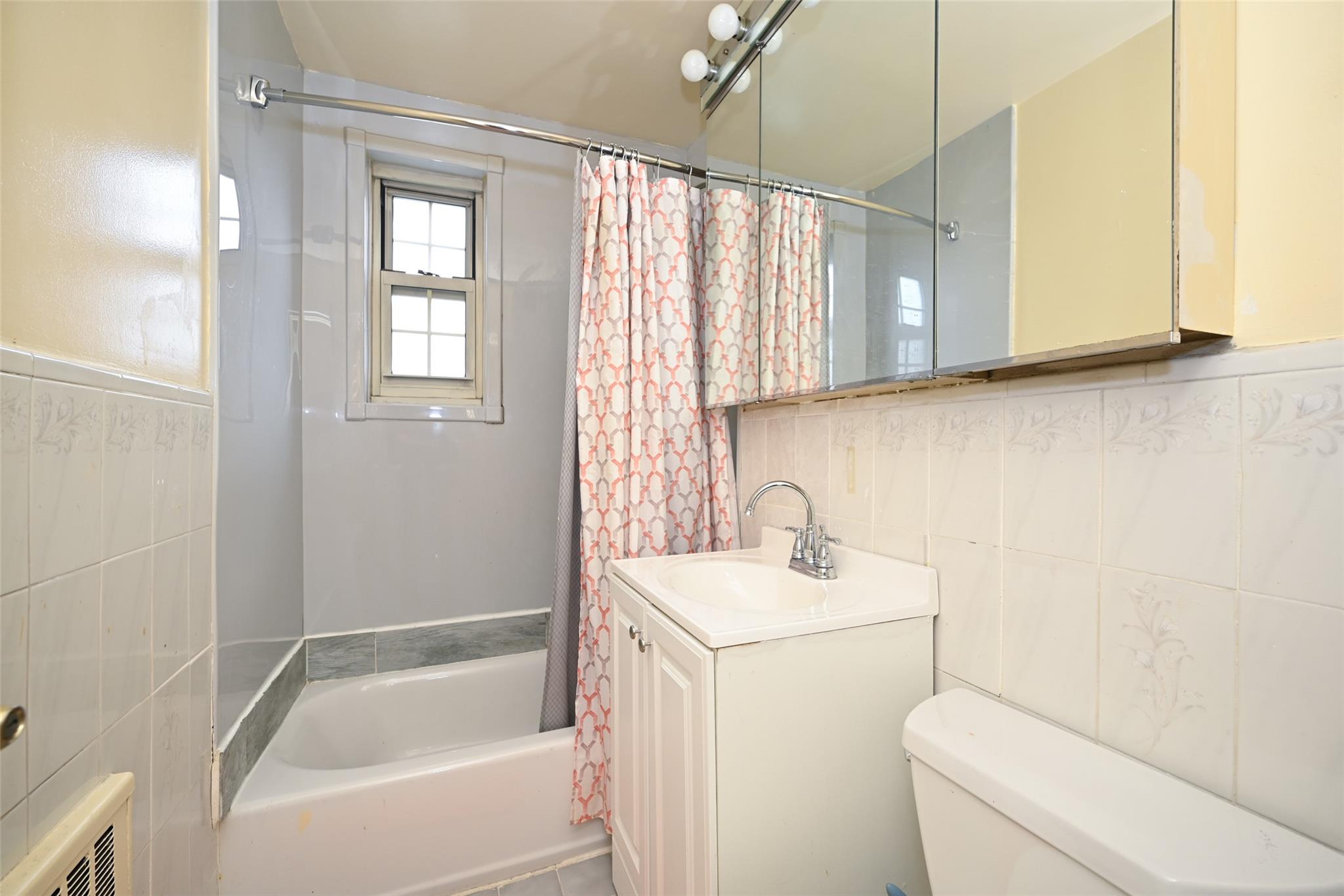 69-27 210 Street # 2, Oakland Gardens, NY 11364