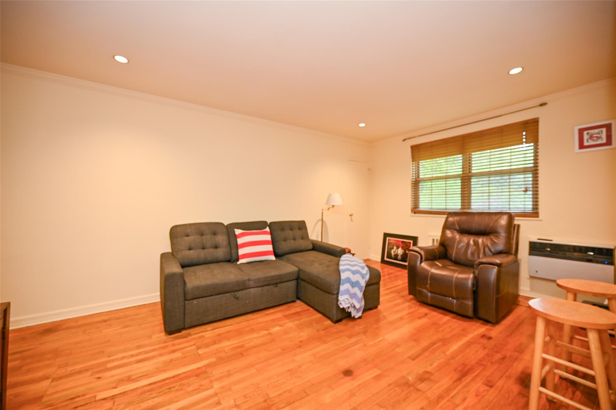 69-27 210 Street # 2, Oakland Gardens, NY 11364