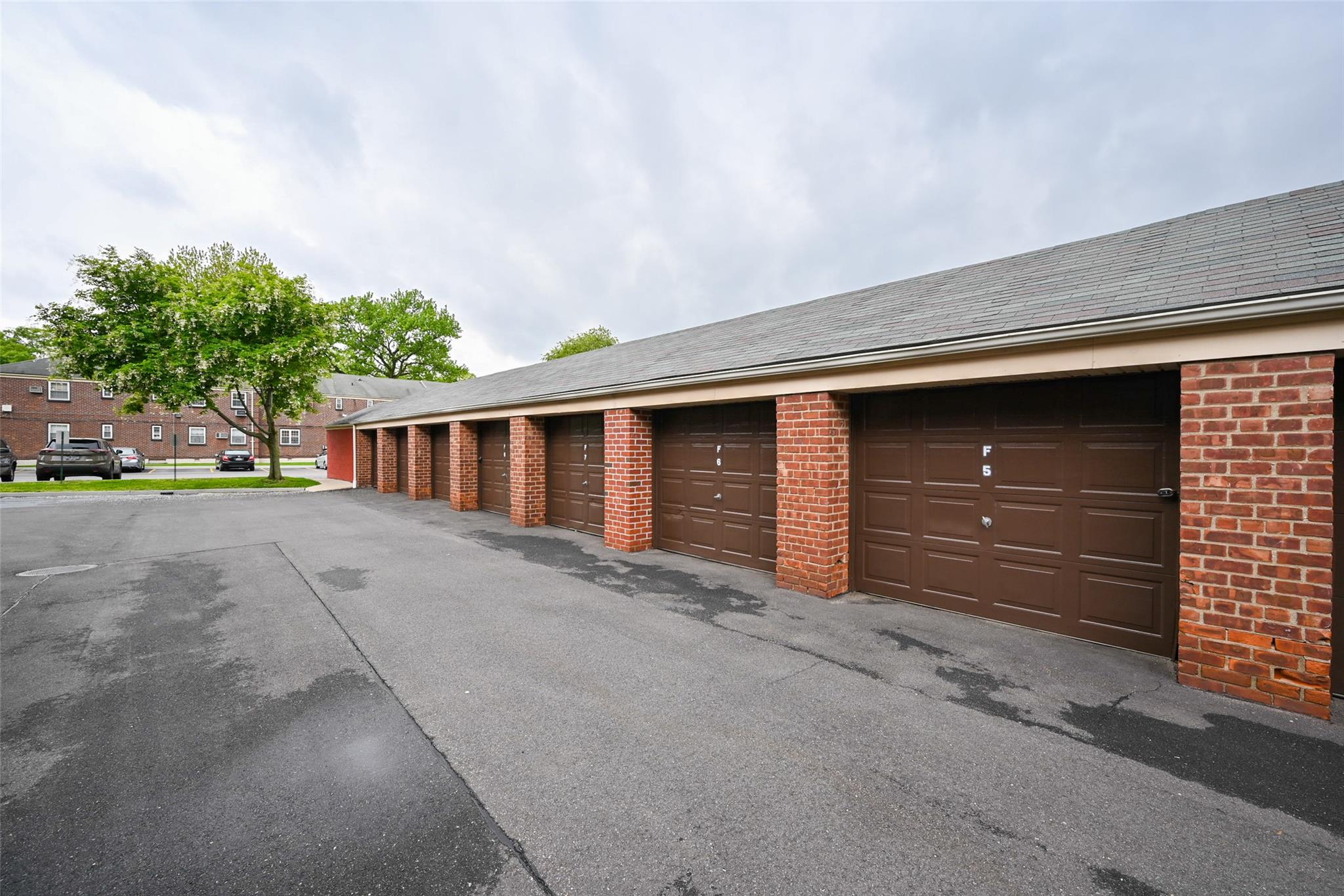 69-27 210 Street # 2, Oakland Gardens, NY 11364