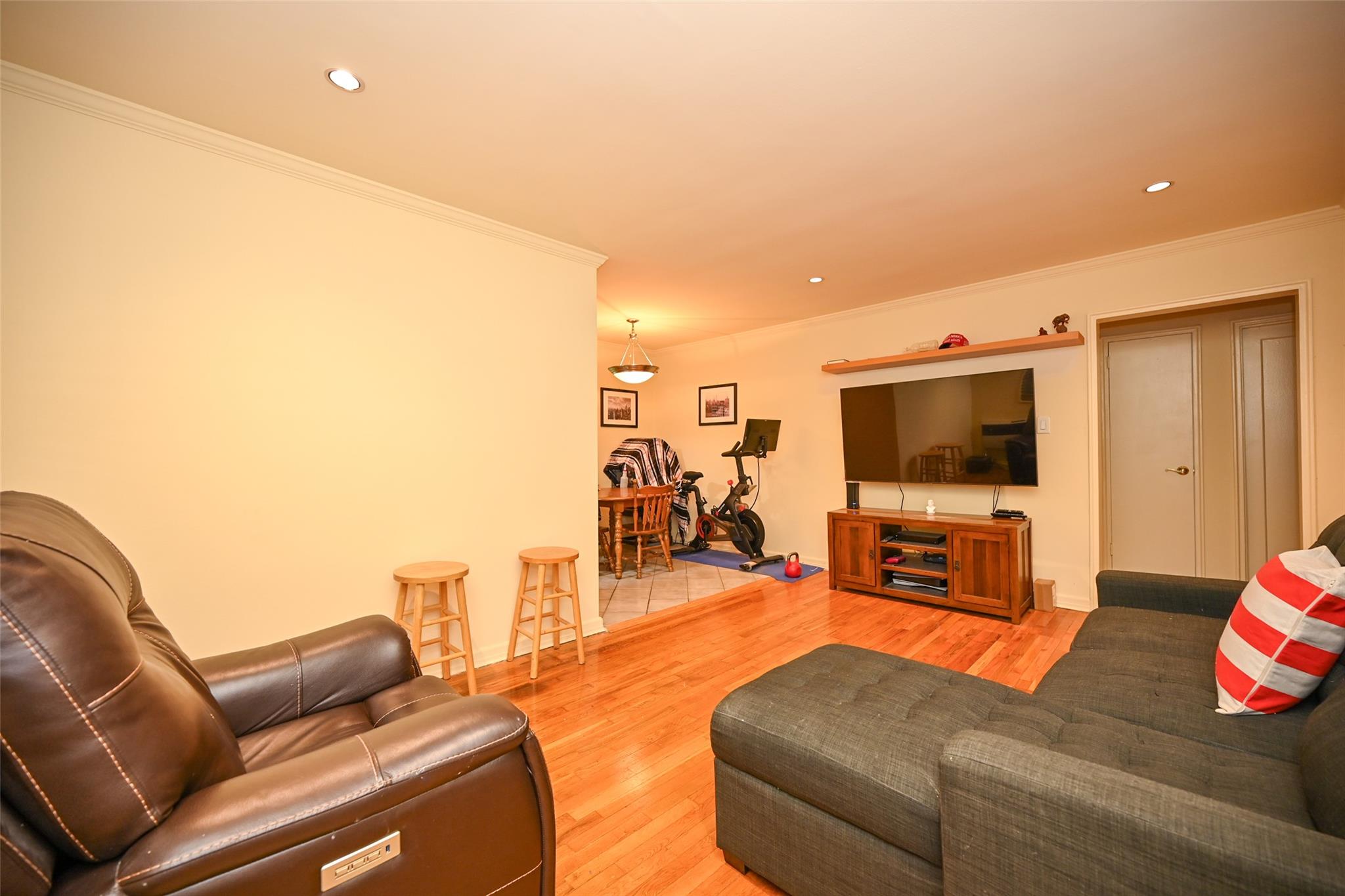 69-27 210 Street # 2, Oakland Gardens, NY 11364