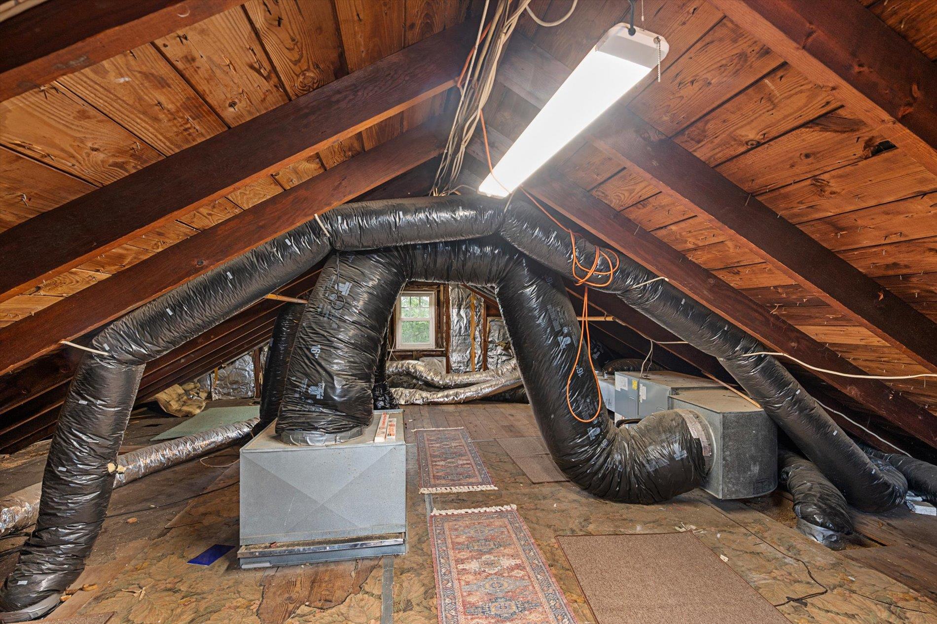 696 Madison Avenue, Lindenhurst, NY 11757