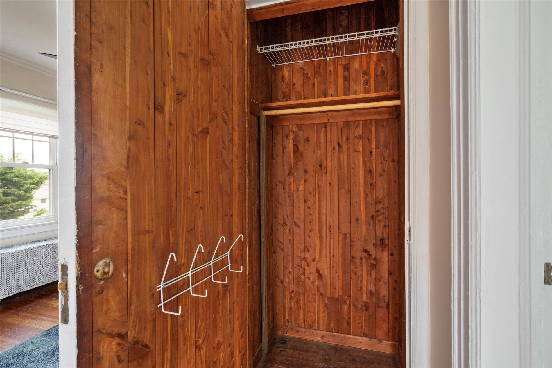 696 Madison Avenue, Lindenhurst, NY 11757