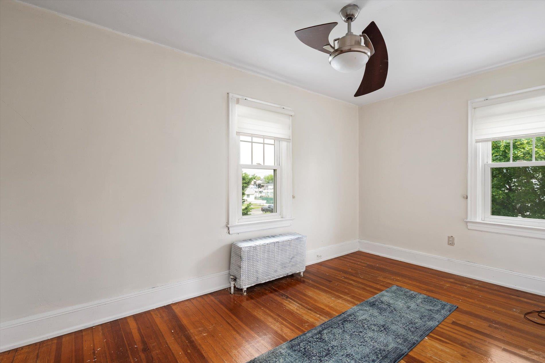 696 Madison Avenue, Lindenhurst, NY 11757