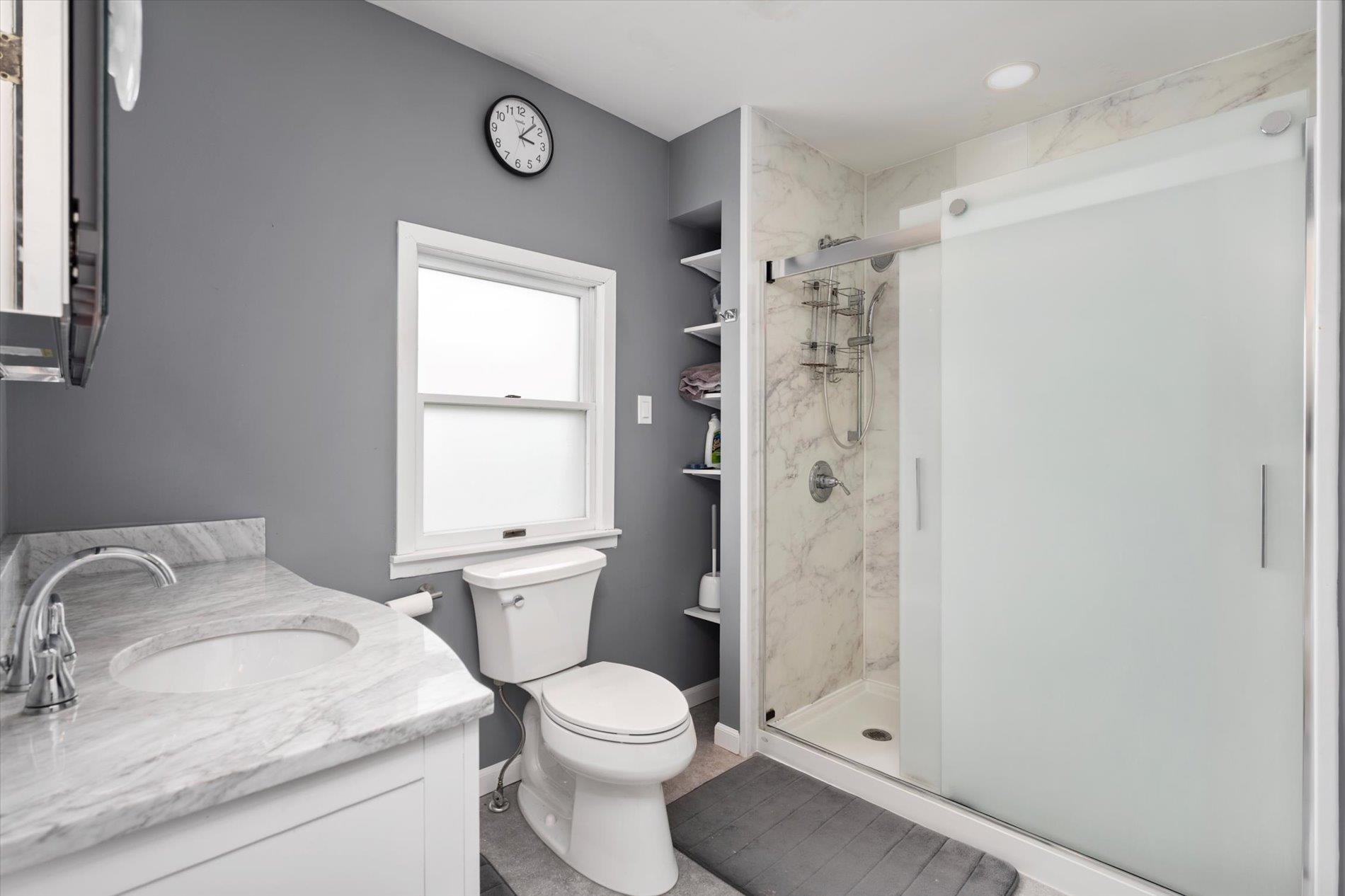 696 Madison Avenue, Lindenhurst, NY 11757