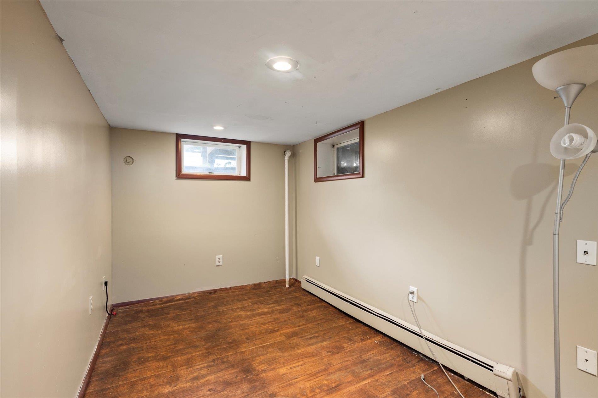 696 Madison Avenue, Lindenhurst, NY 11757