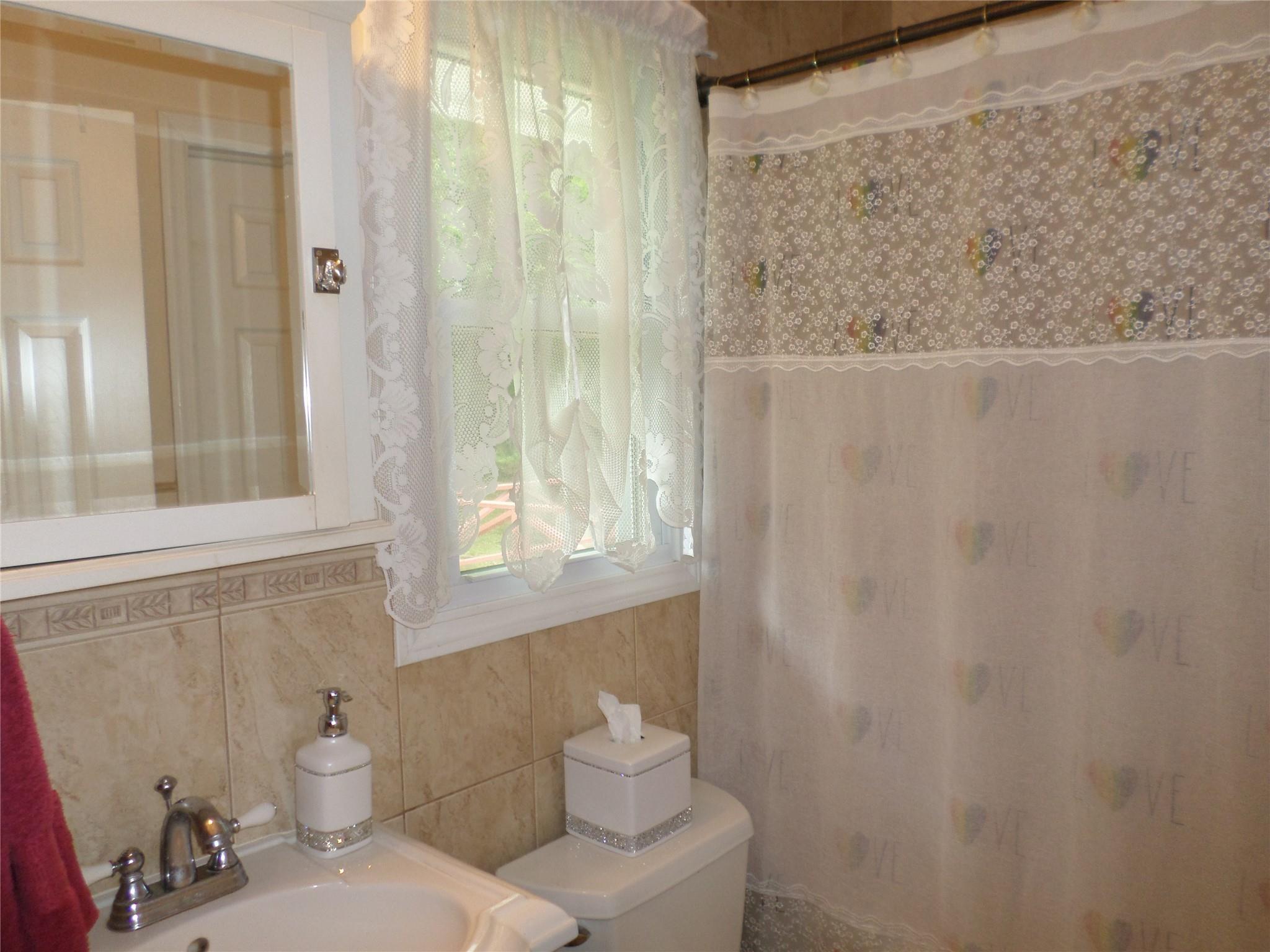 17 Johanna Lane, Monsey, NY 10952