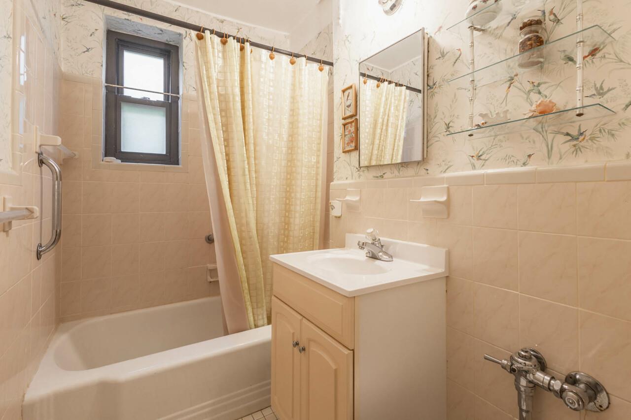 32-25 91st Street # 209, East Elmhurst, NY 11369