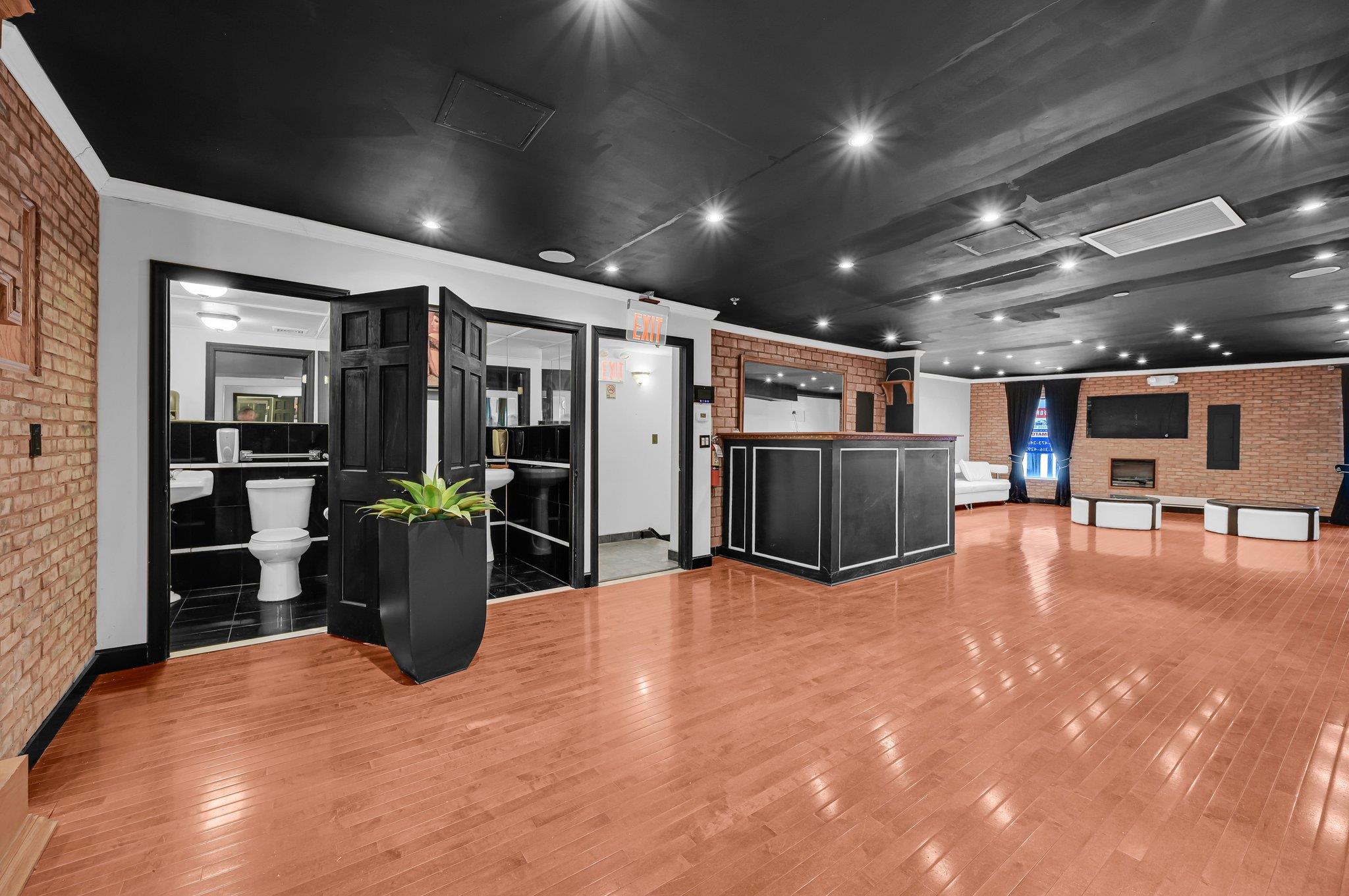 135 Westchester Square, Bronx, NY 10461