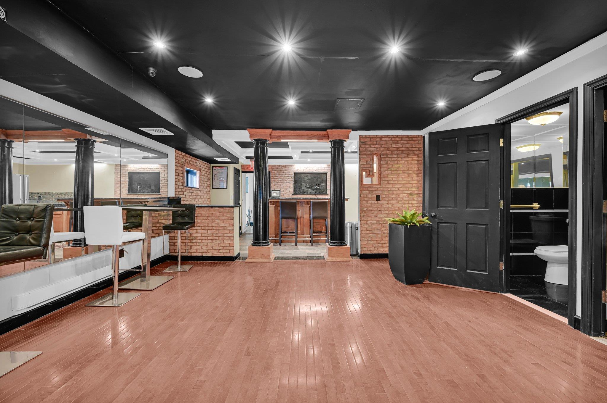 135 Westchester Square, Bronx, NY 10461