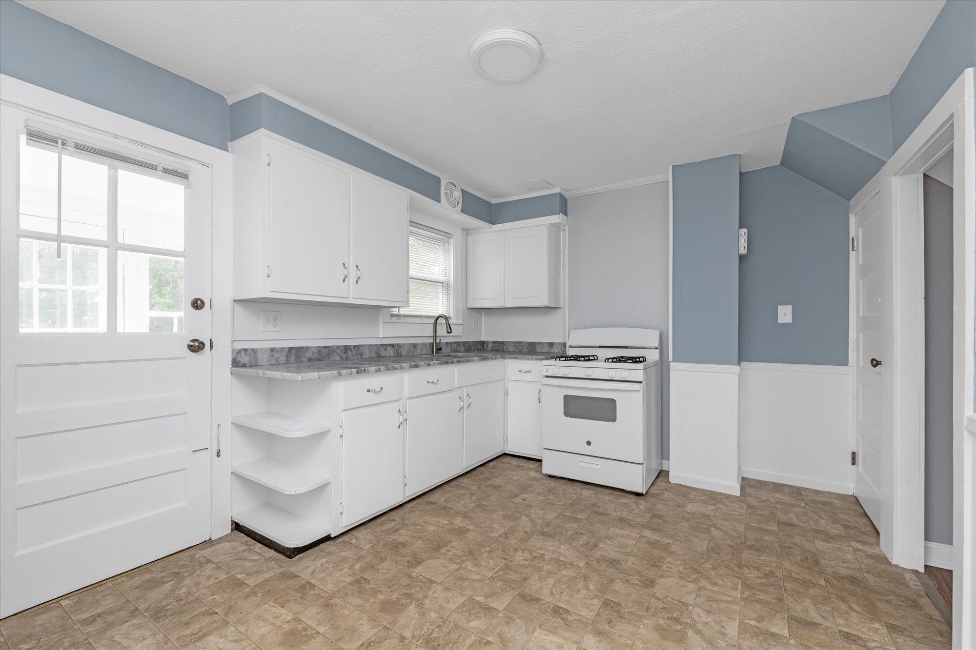 42 Gold Street, Valley Stream, NY 11580