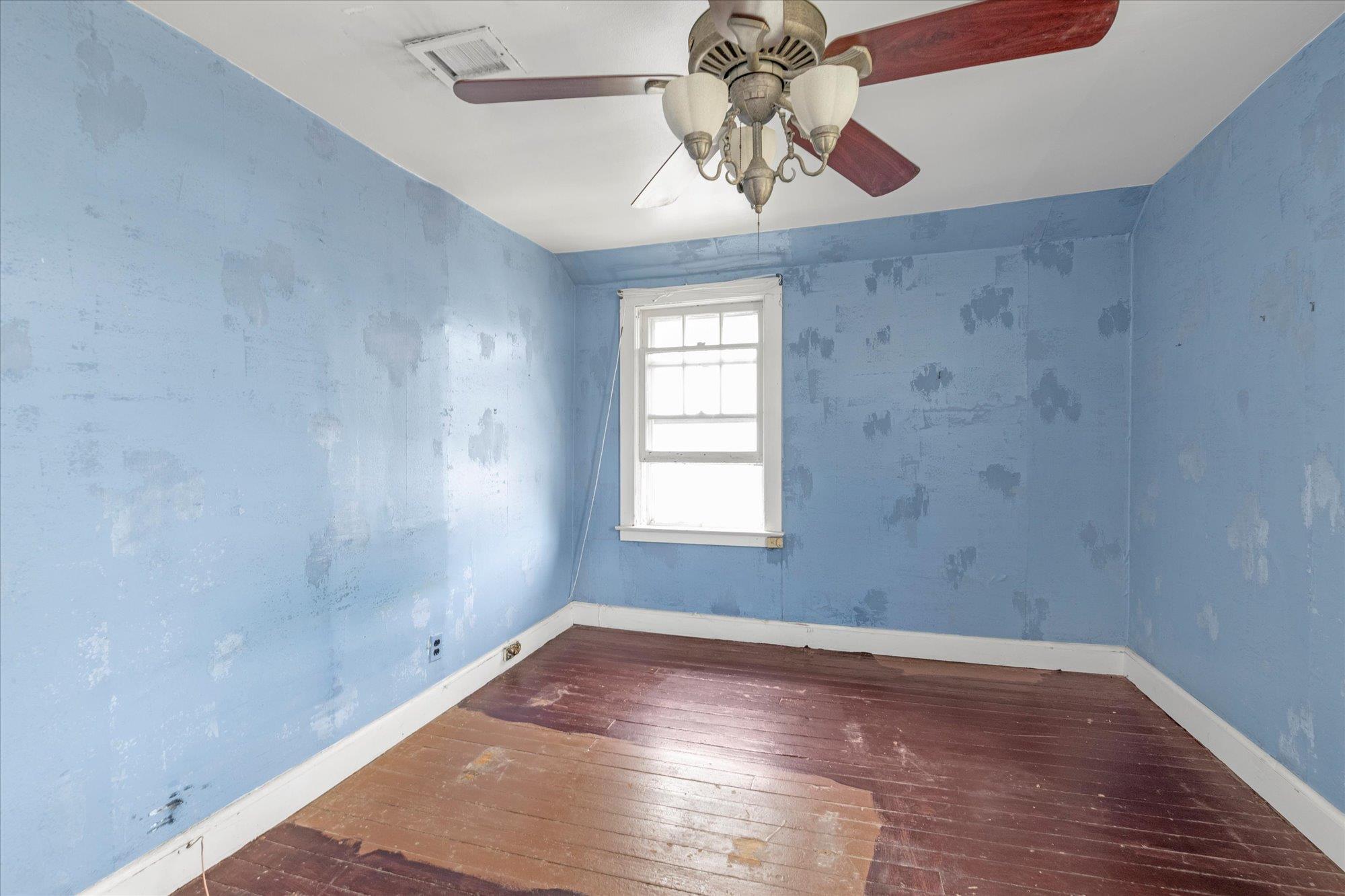 42 Gold Street, Valley Stream, NY 11580