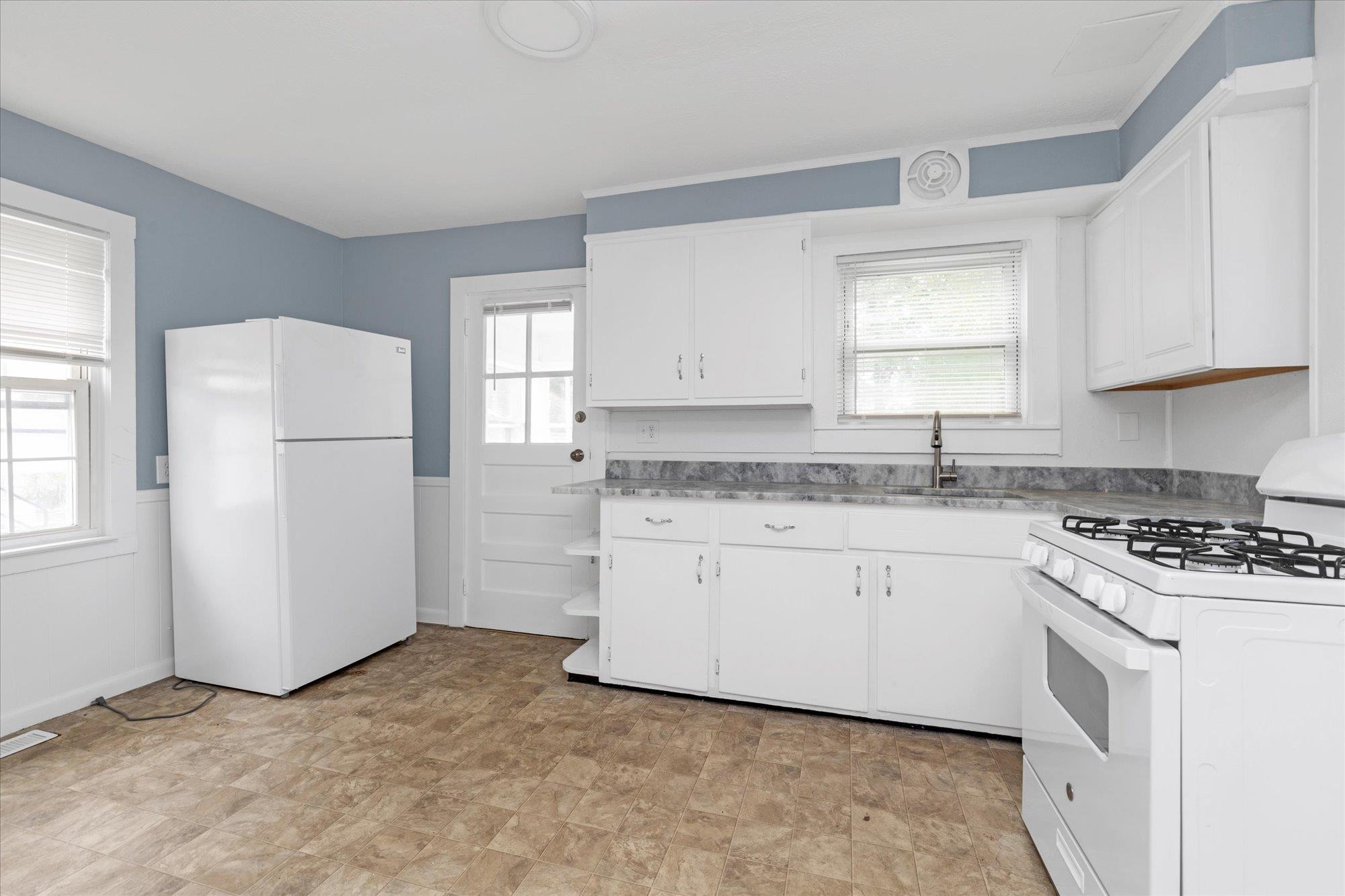 42 Gold Street, Valley Stream, NY 11580