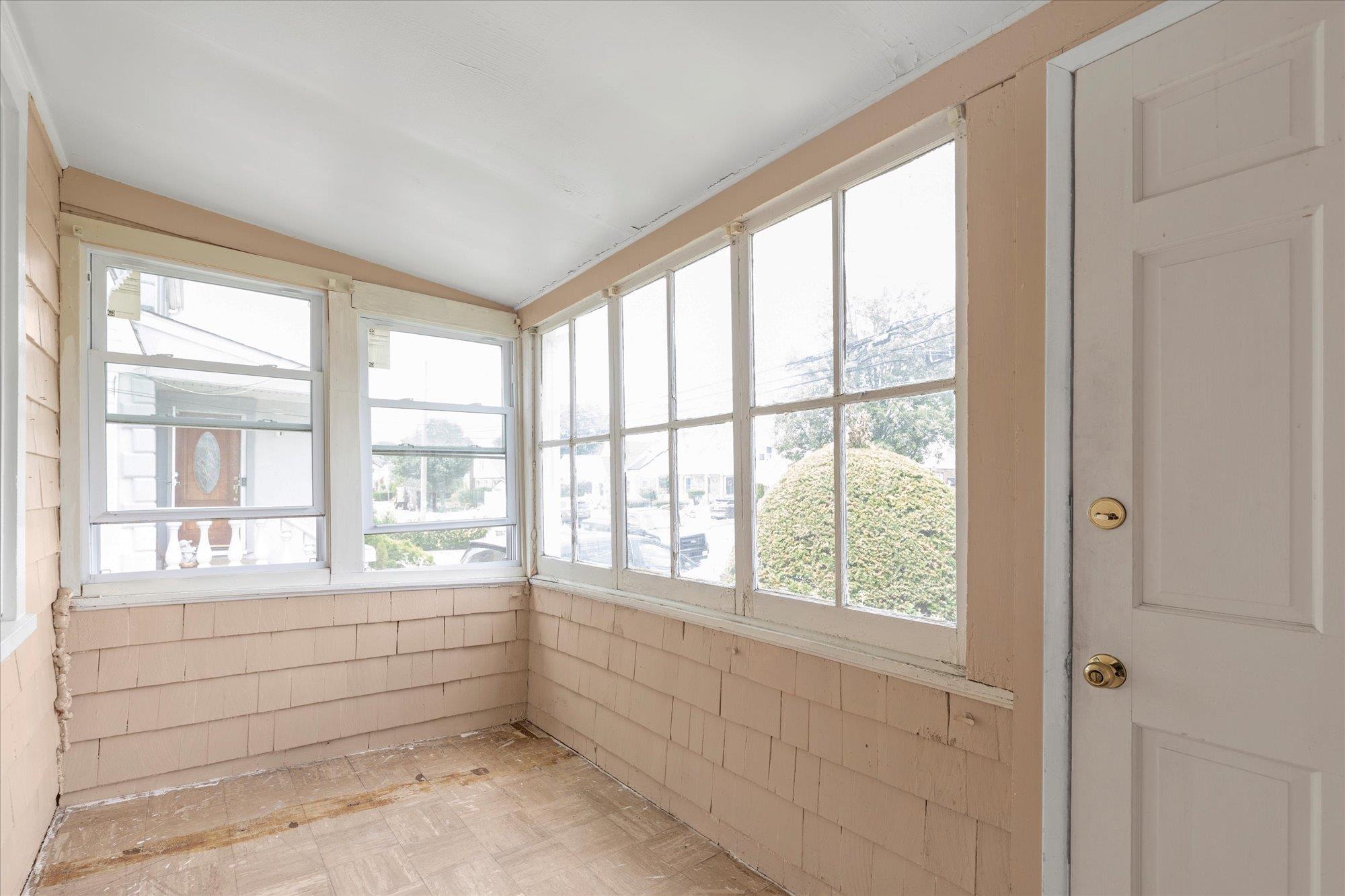 42 Gold Street, Valley Stream, NY 11580