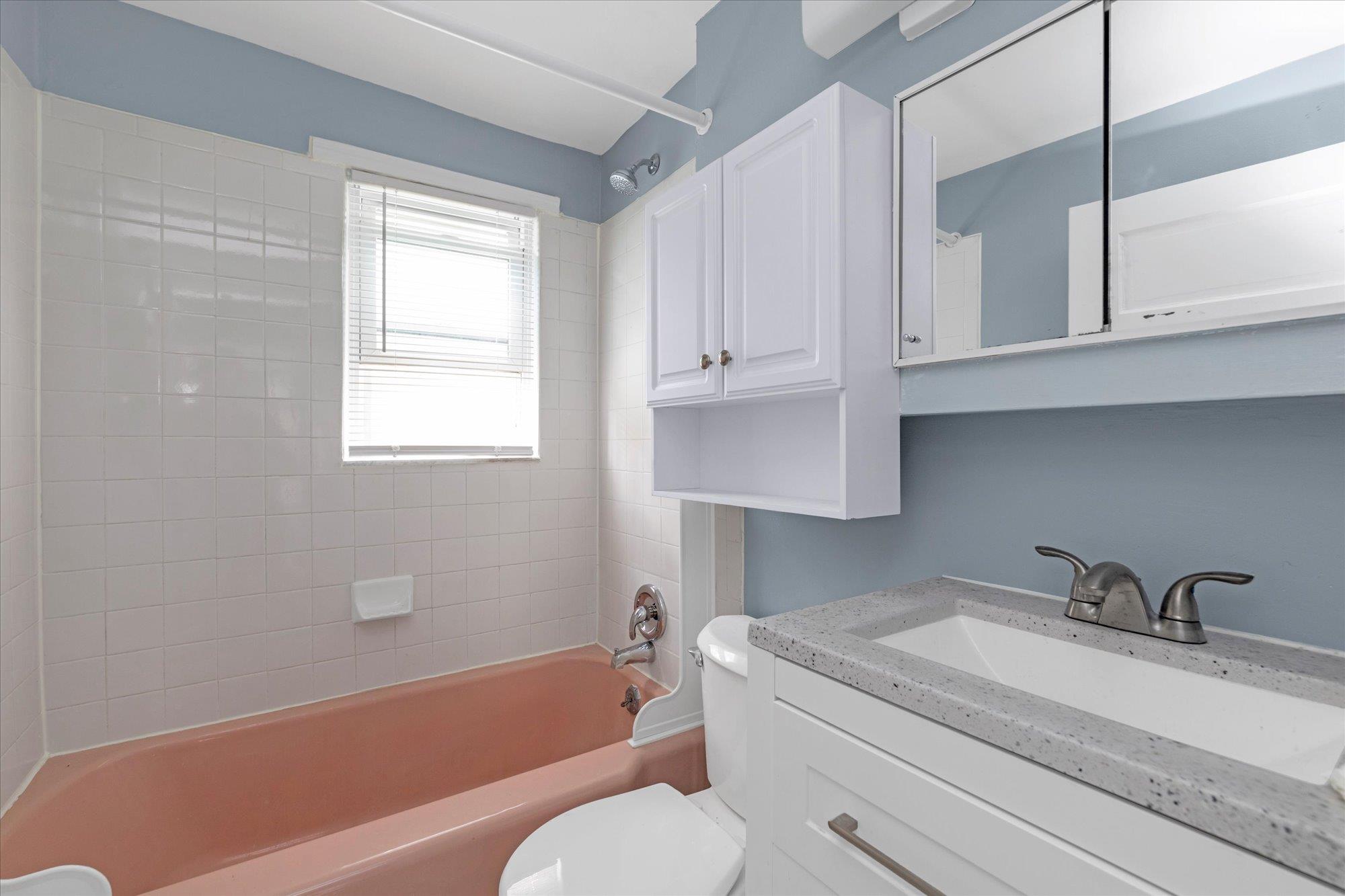 42 Gold Street, Valley Stream, NY 11580