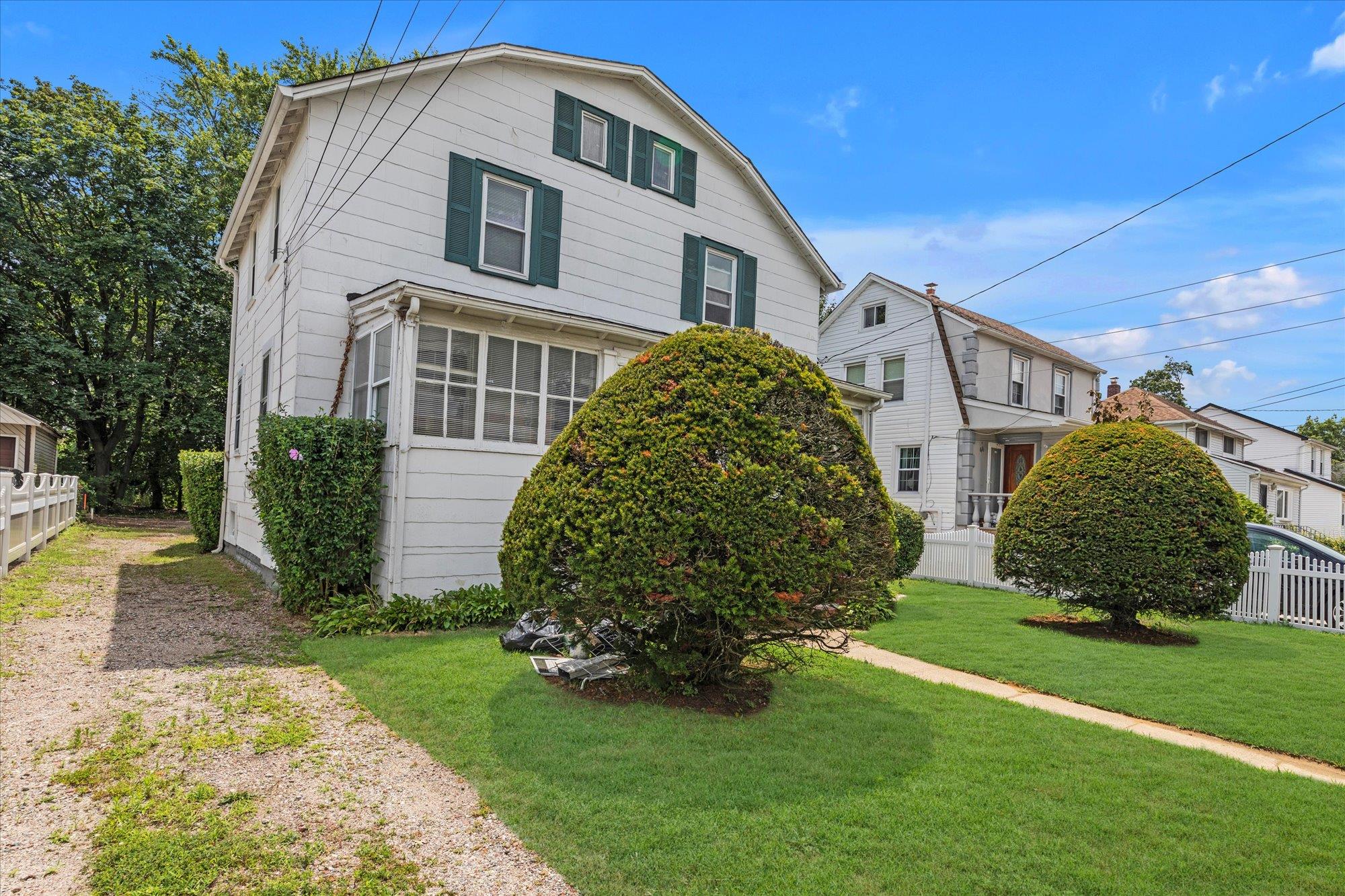 42 Gold Street, Valley Stream, NY 11580