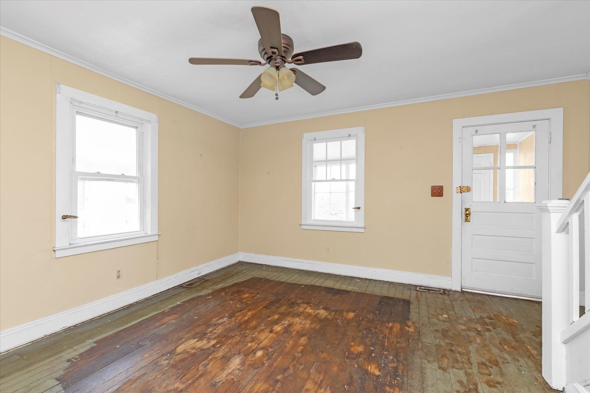 42 Gold Street, Valley Stream, NY 11580