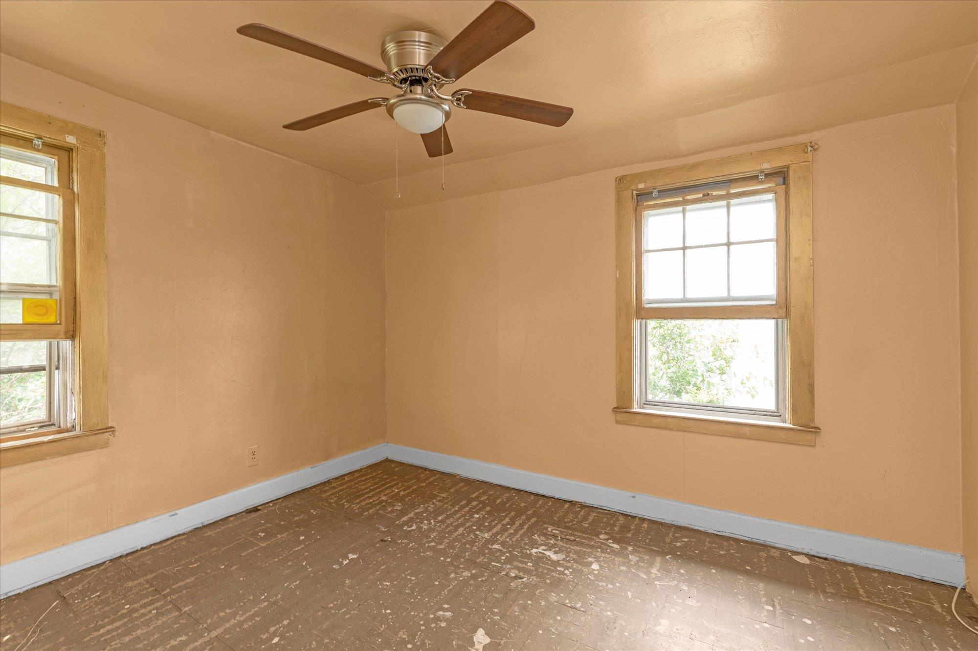 42 Gold Street, Valley Stream, NY 11580