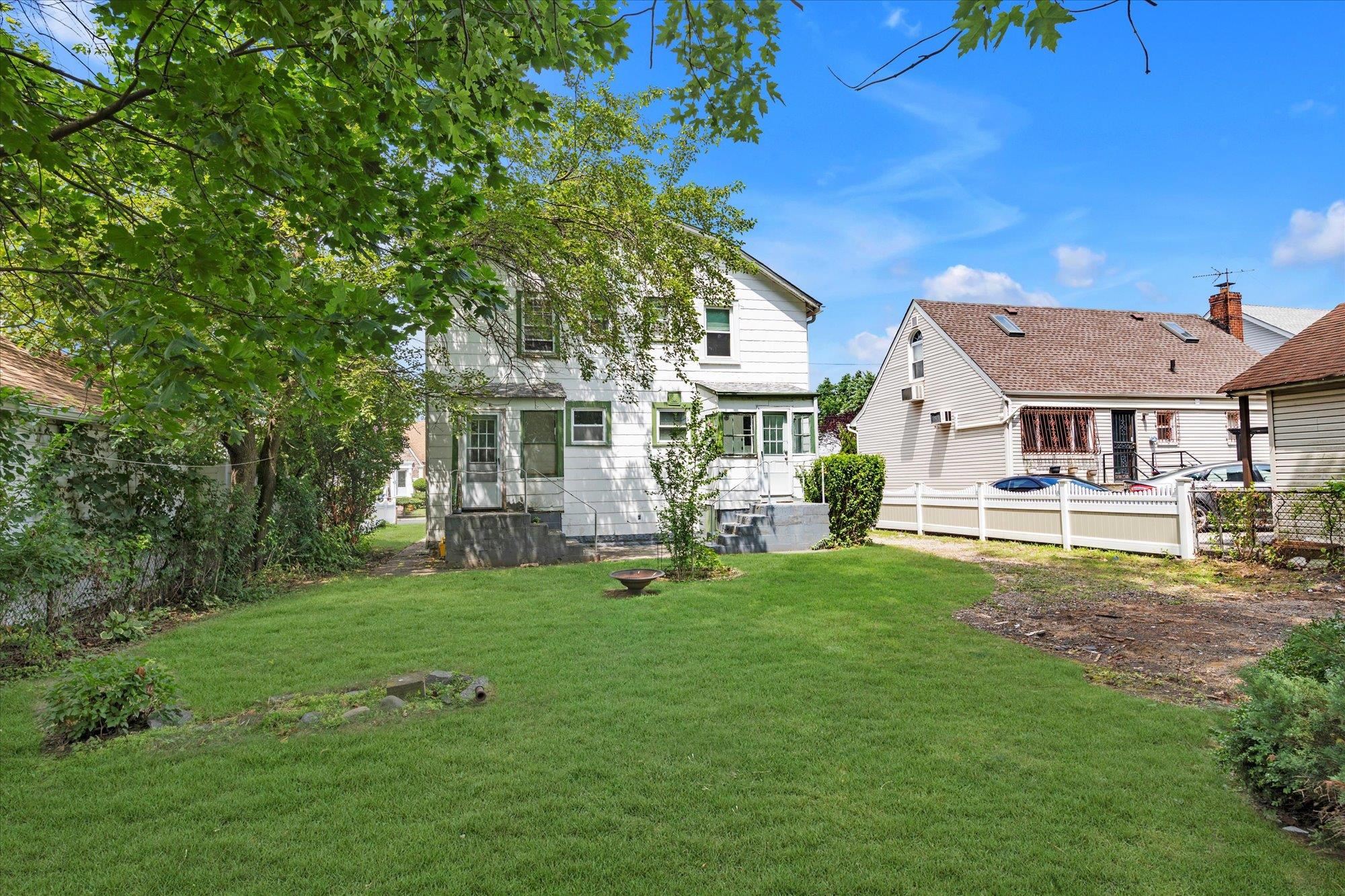 42 Gold Street, Valley Stream, NY 11580