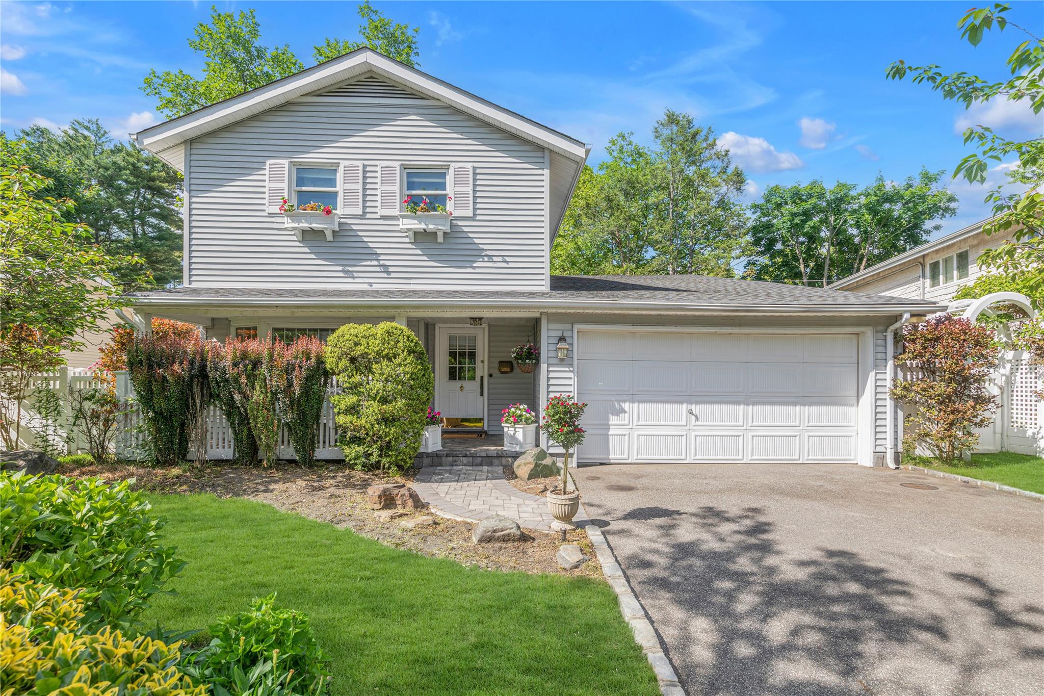 5 Seaview Lane, Port Washington, NY 11050