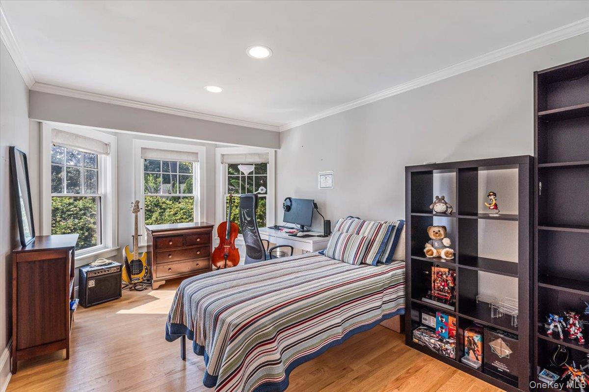 130 Sands Point Road, Sands Point, NY 11050