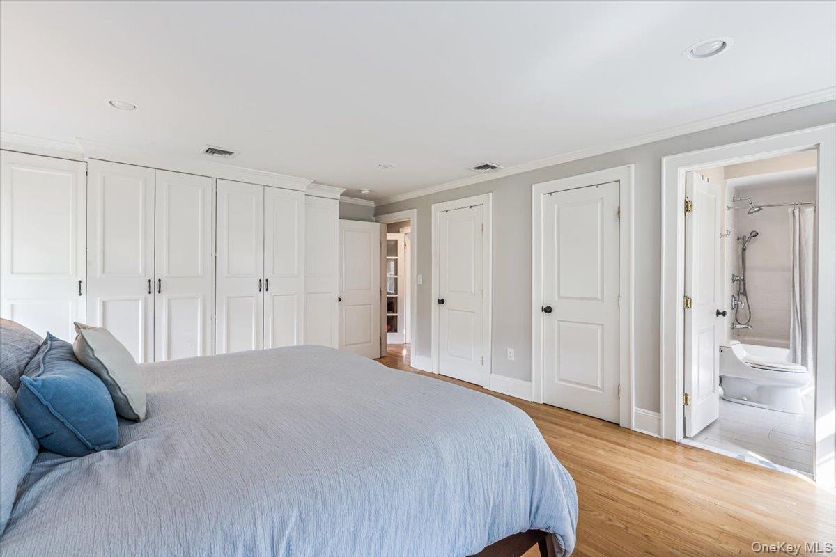 130 Sands Point Road, Sands Point, NY 11050